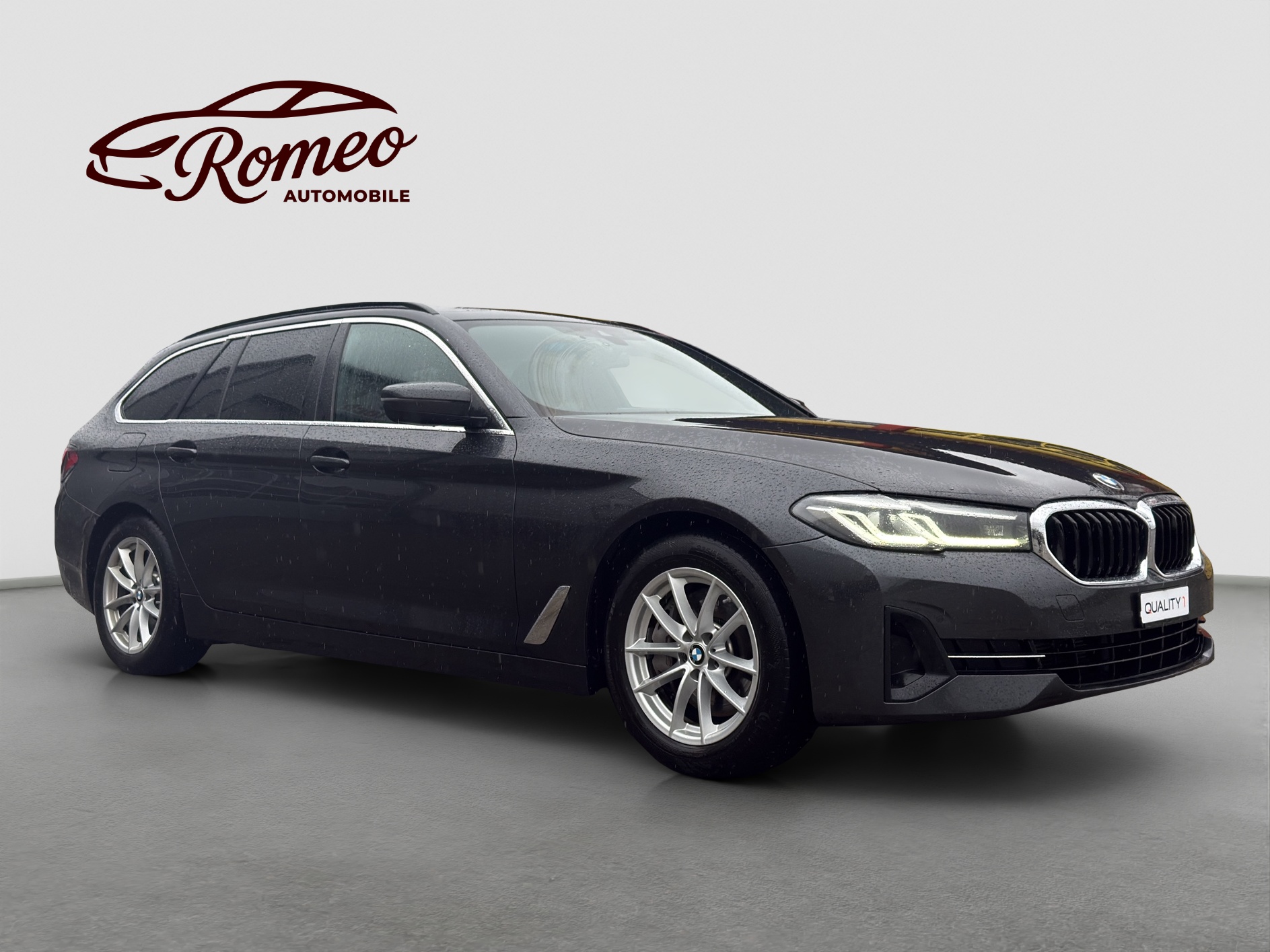 BMW 530d xDrive 48V Touring Steptronic ** CH Auto ** 1. Hand ** Neues Modell **-image-3