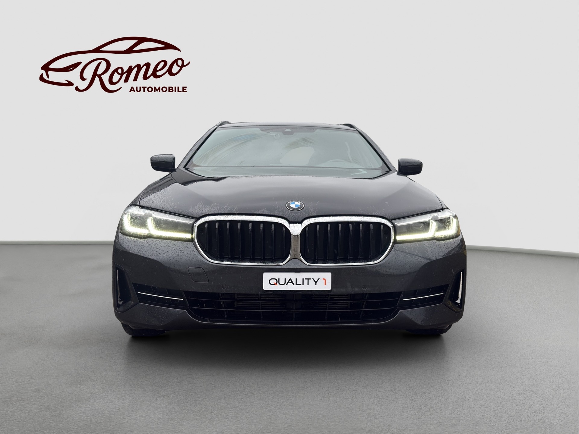 BMW 530d xDrive 48V Touring Steptronic ** CH Auto ** 1. Hand ** Neues Modell **-image-7