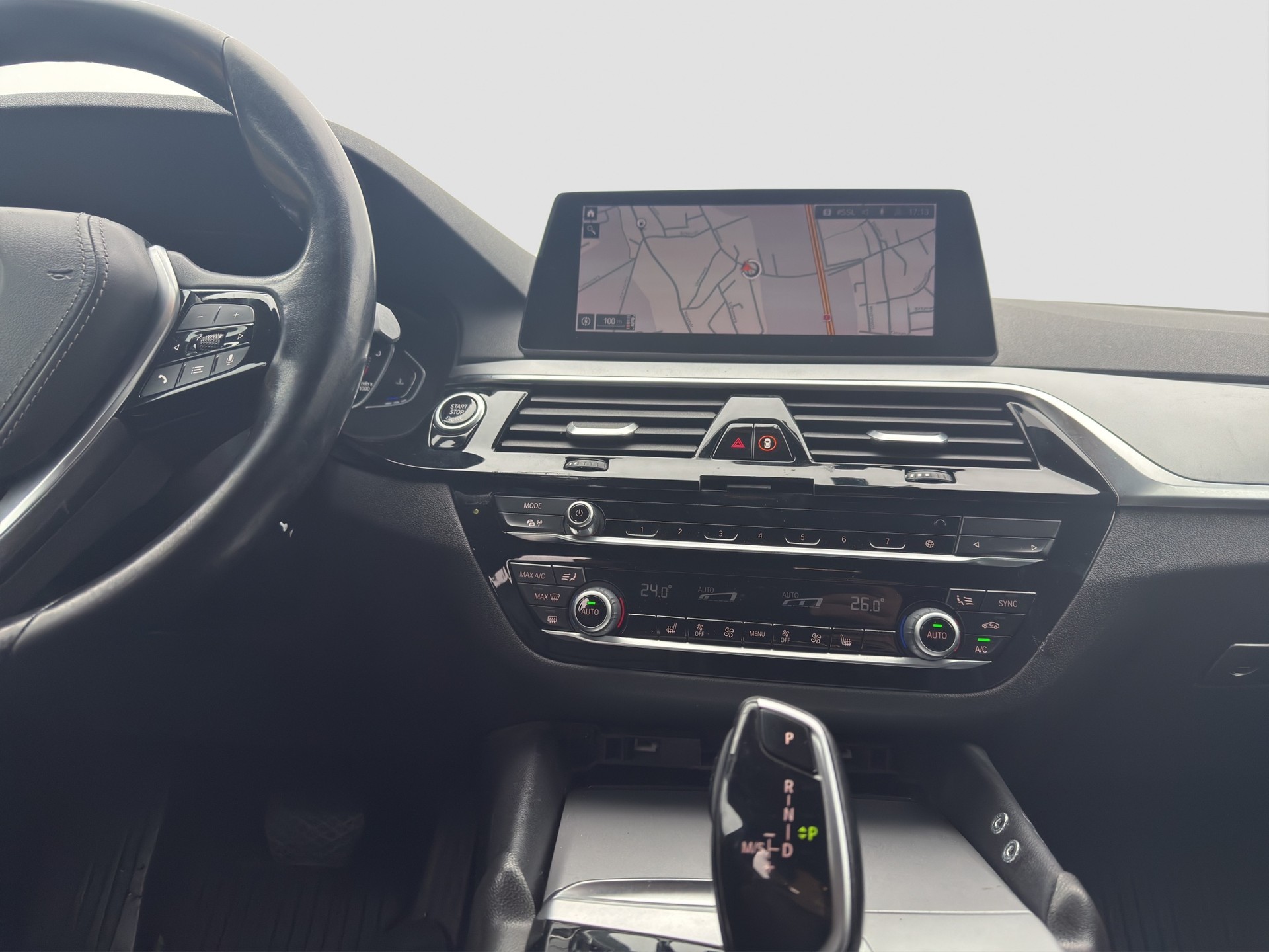 BMW 530d xDrive 48V Touring Steptronic ** CH Auto ** 1. Hand ** Neues Modell **-image-11