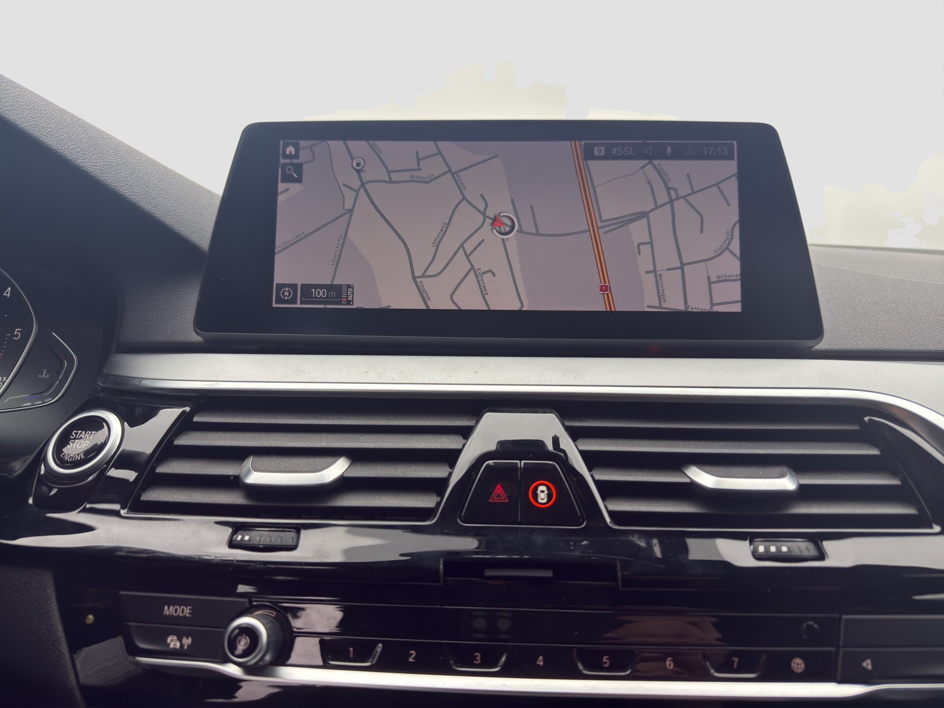 BMW 530d xDrive 48V Touring Steptronic ** CH Auto ** 1. Hand ** Neues Modell **-image-14