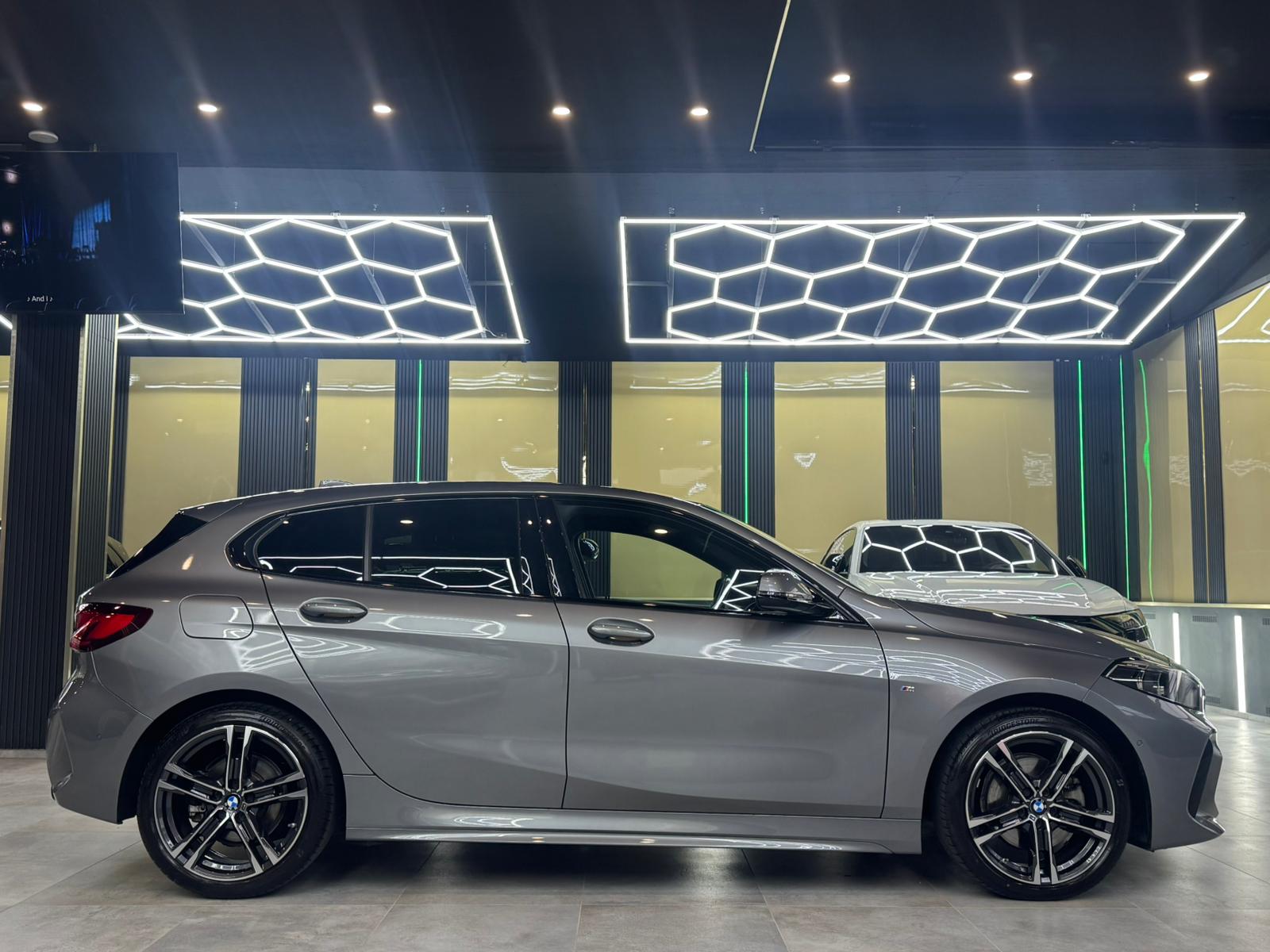 BMW 118d Steptronic M Sport-image-3