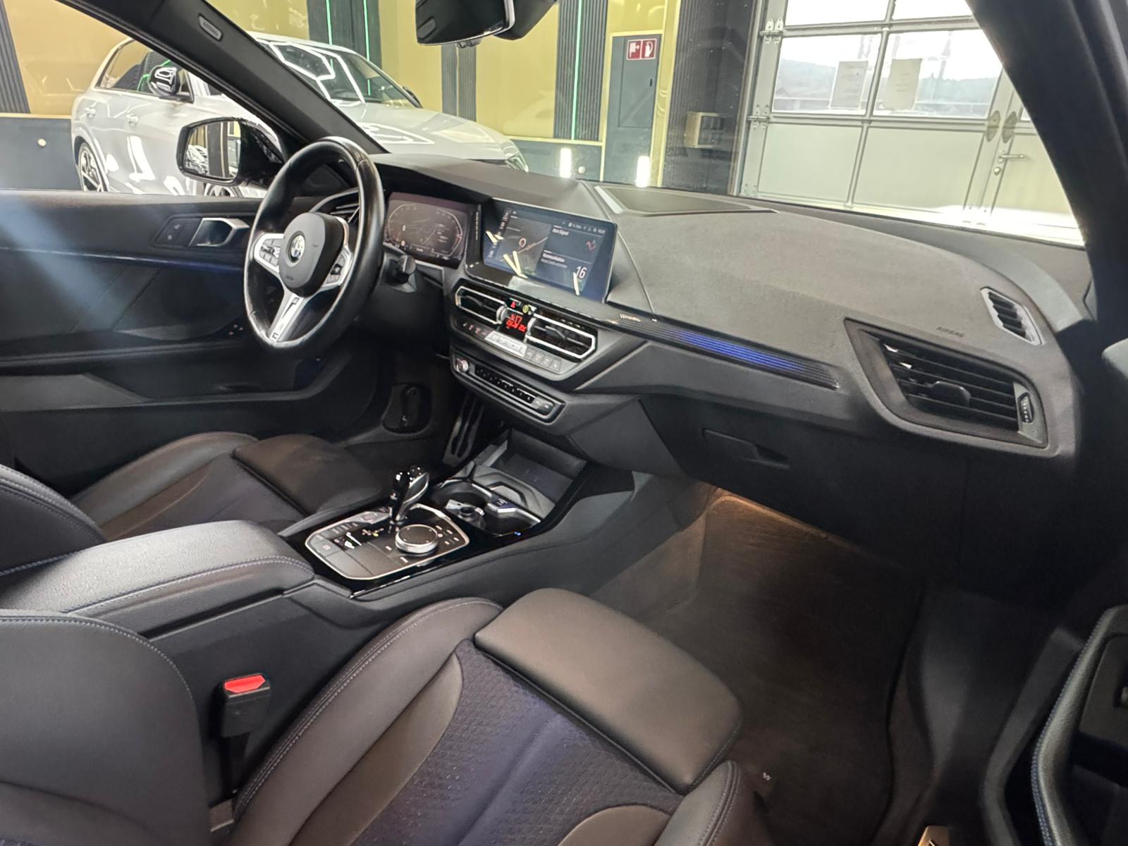 BMW 118d Steptronic M Sport-image-10
