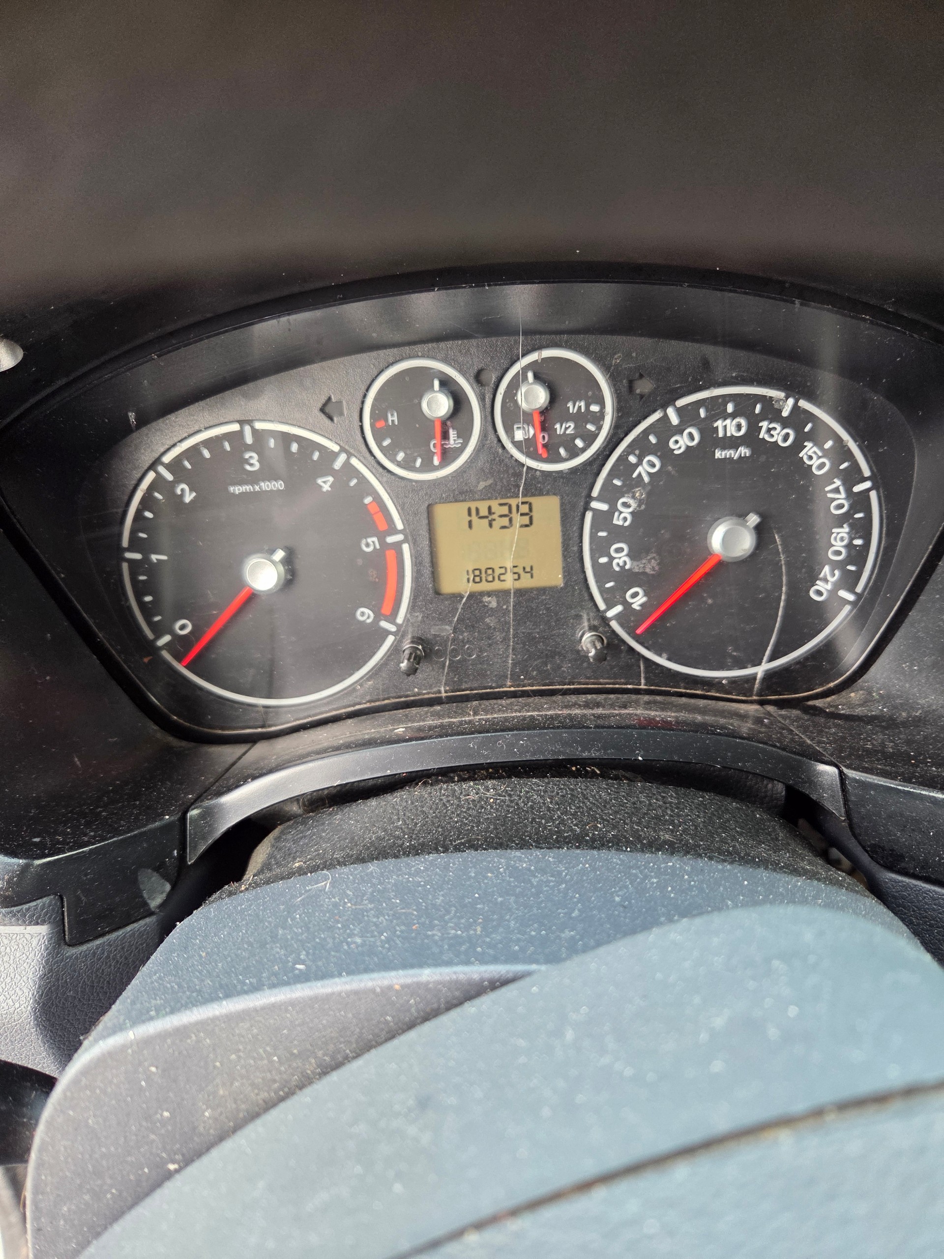 FORD Transit Connect Van T220 1.8 TDCi S Level 3-image-6