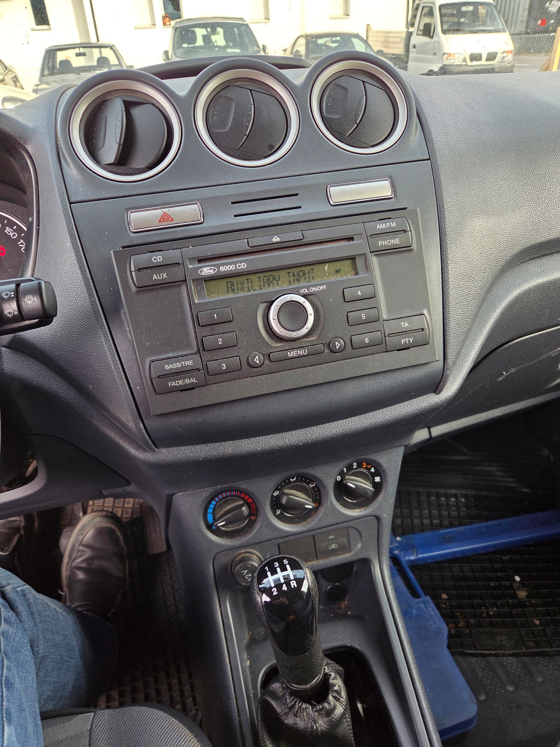 FORD Transit Connect Van T220 1.8 TDCi S Level 3-image-7
