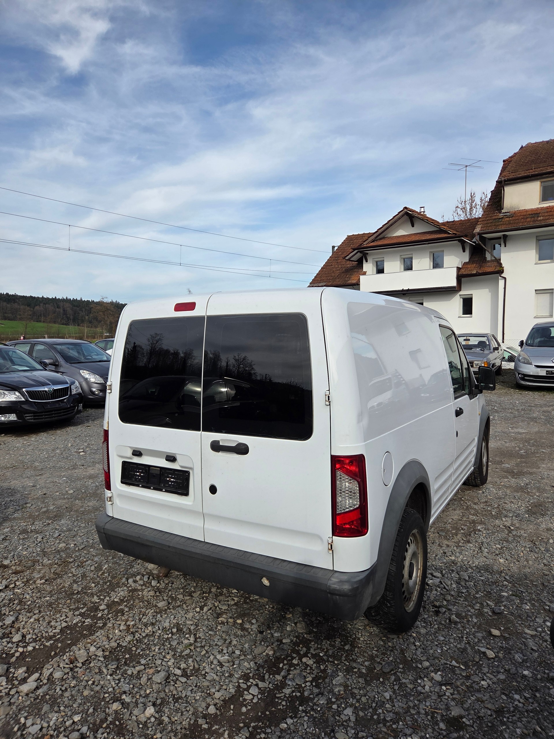 FORD Transit Connect Van T220 1.8 TDCi S Level 3-image-2