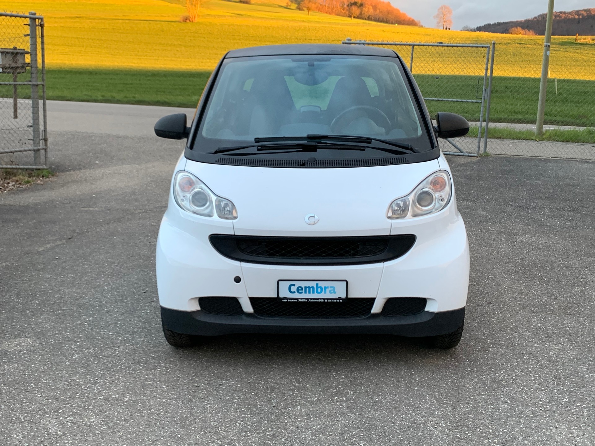 SMART fortwo black & white limited mhd softouch-showroom-element-2
