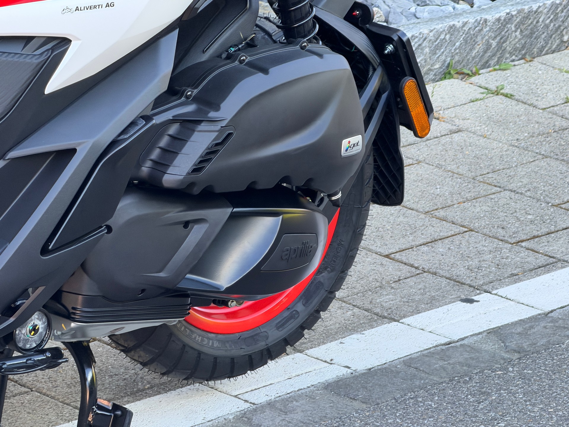 APRILIA SR 125 GT Sport ABS E5+-showroom-element-3