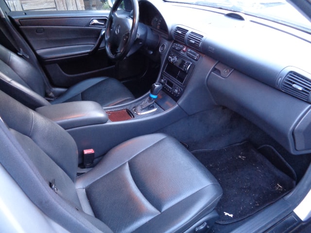 MERCEDES-BENZ C 240 Elégance 4Matic Automatic-image-3