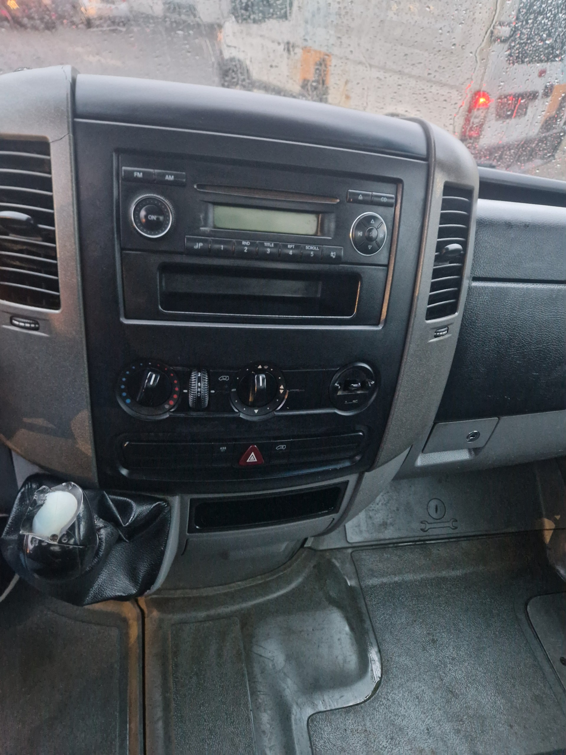 MERCEDES-BENZ Sprinter 515 CDI Standard-image-9