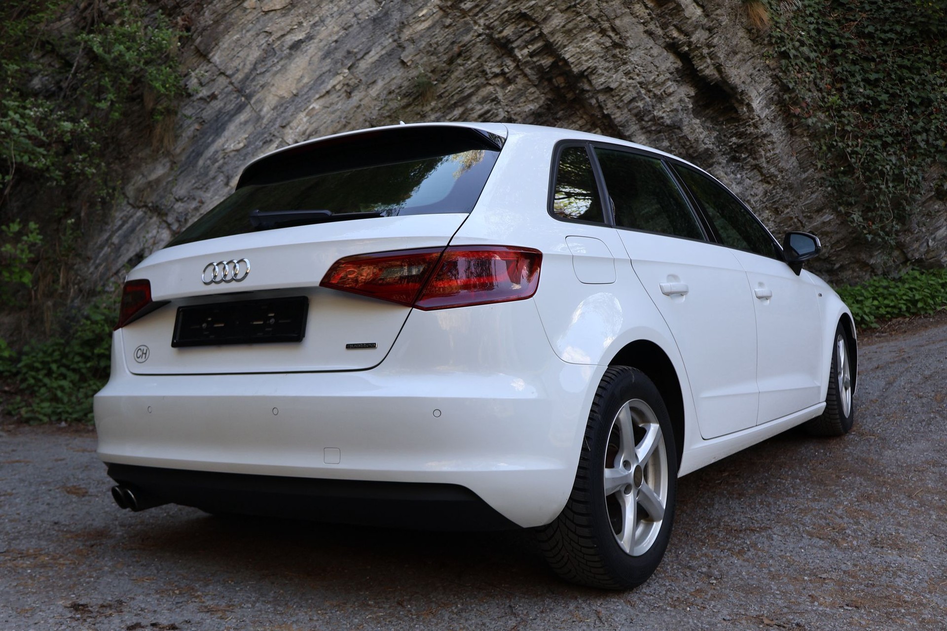 AUDI A3 Sportback 1.8 TFS S-Line quattro S-tronic-image-6