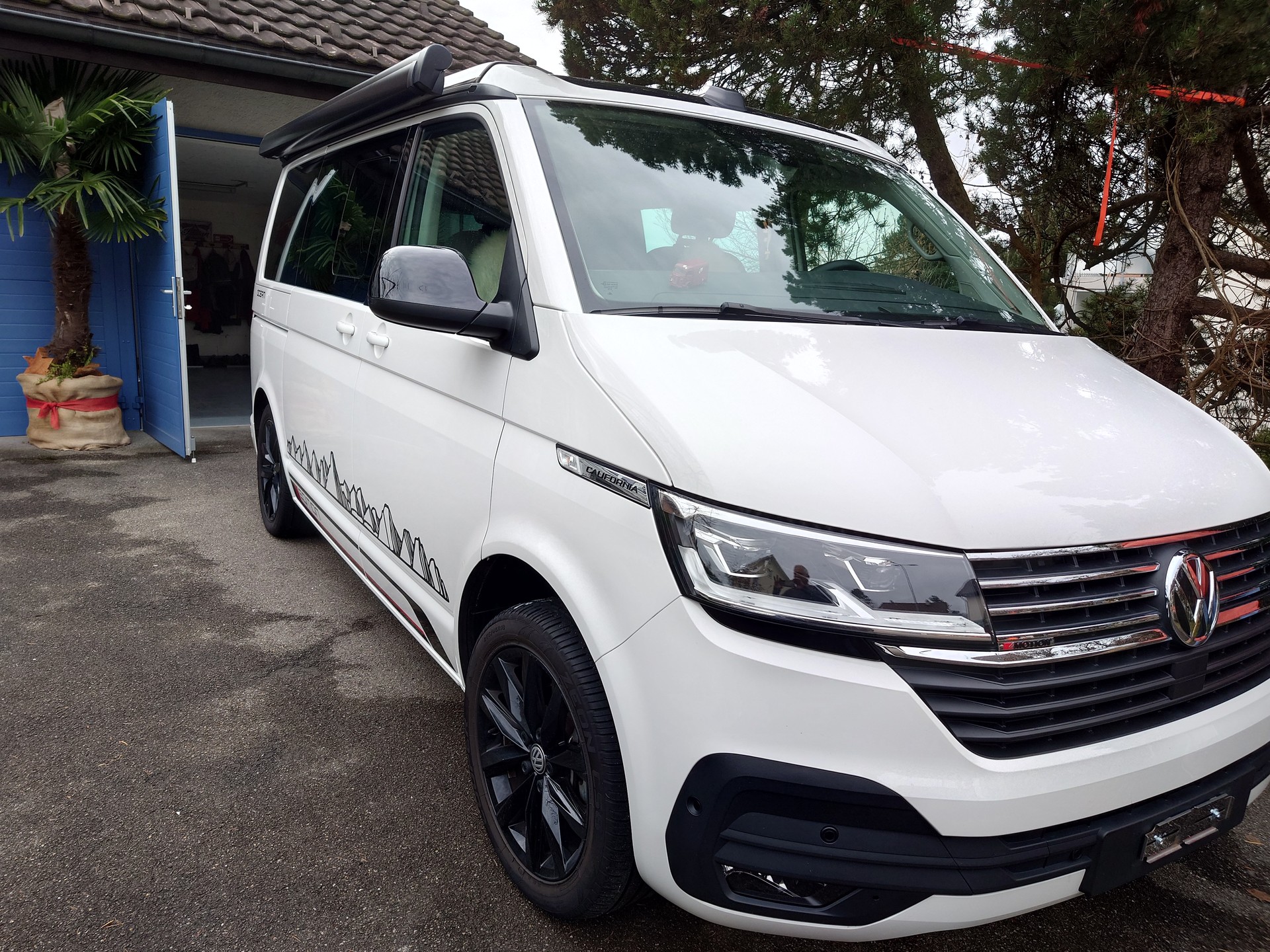 VW T6.1 California 2.0 TDI Ocean Edition Liberty 4Motion DSG-image-0