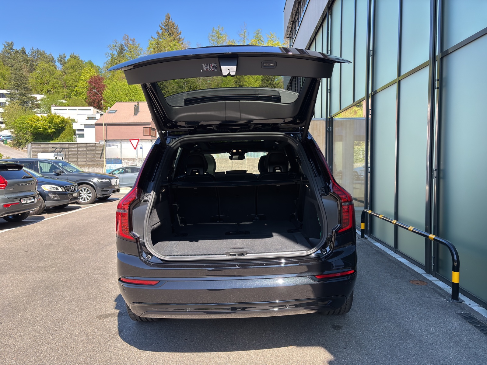 VOLVO XC90 2.0 T8 TE Black Edition eAWD-image-11