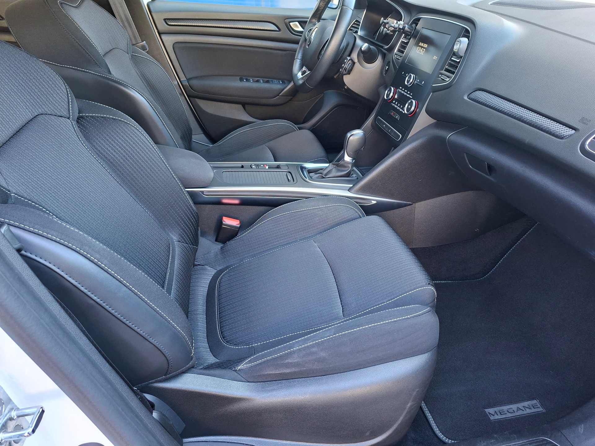 RENAULT Mégane 1.5 dCi Zen EDC-image-7