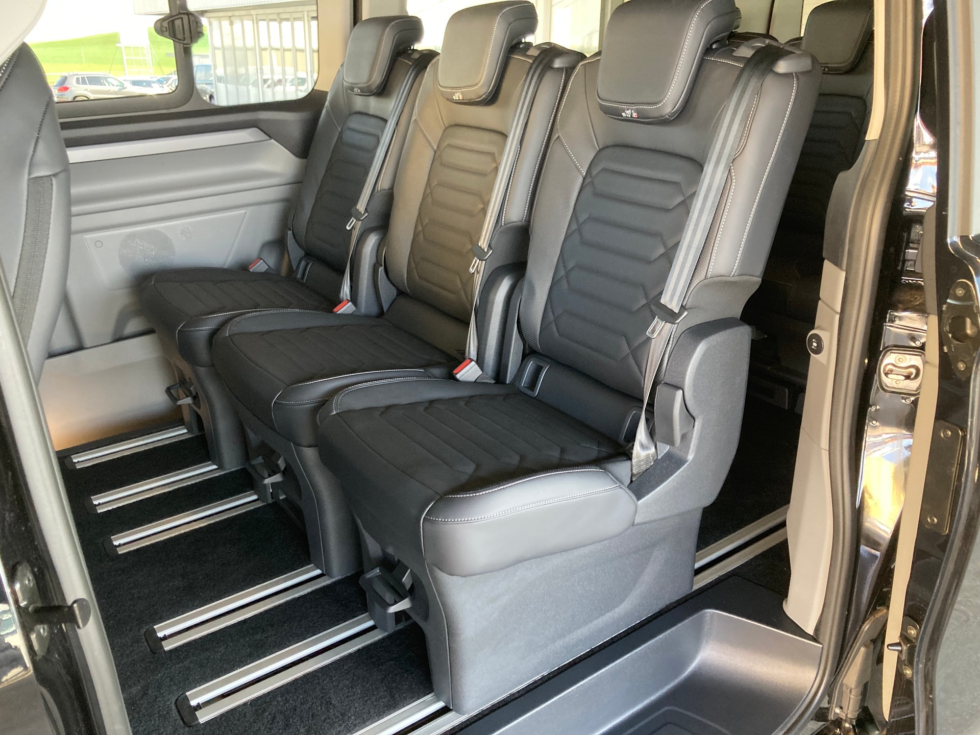 FORD Tourneo Bus 320 L2H1 TitaniumX Automat-image-8