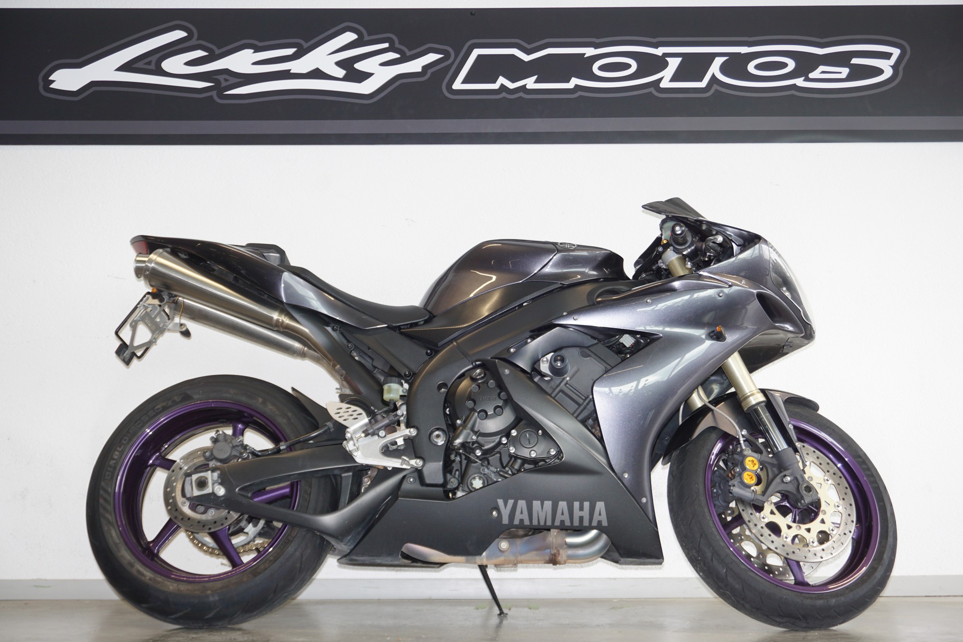 YAMAHA YZF-R1-image-2
