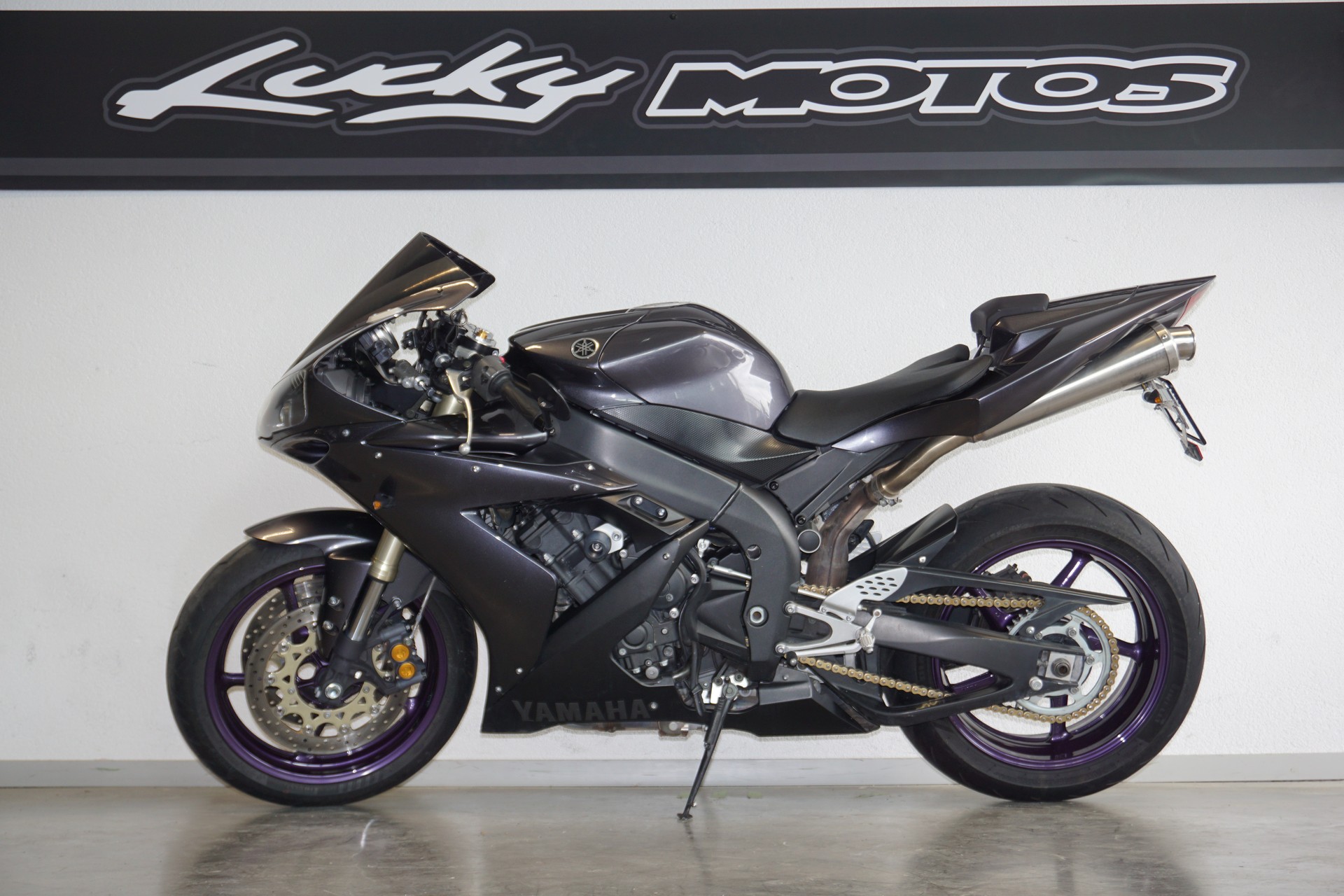 YAMAHA YZF-R1