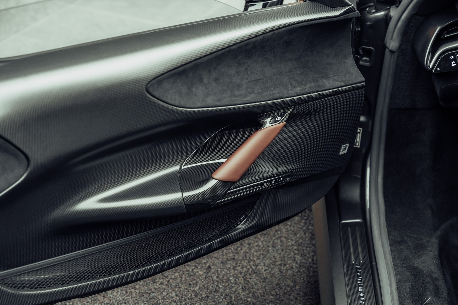 FERRARI SF90 Stradale Assetto Fiorano-image-16