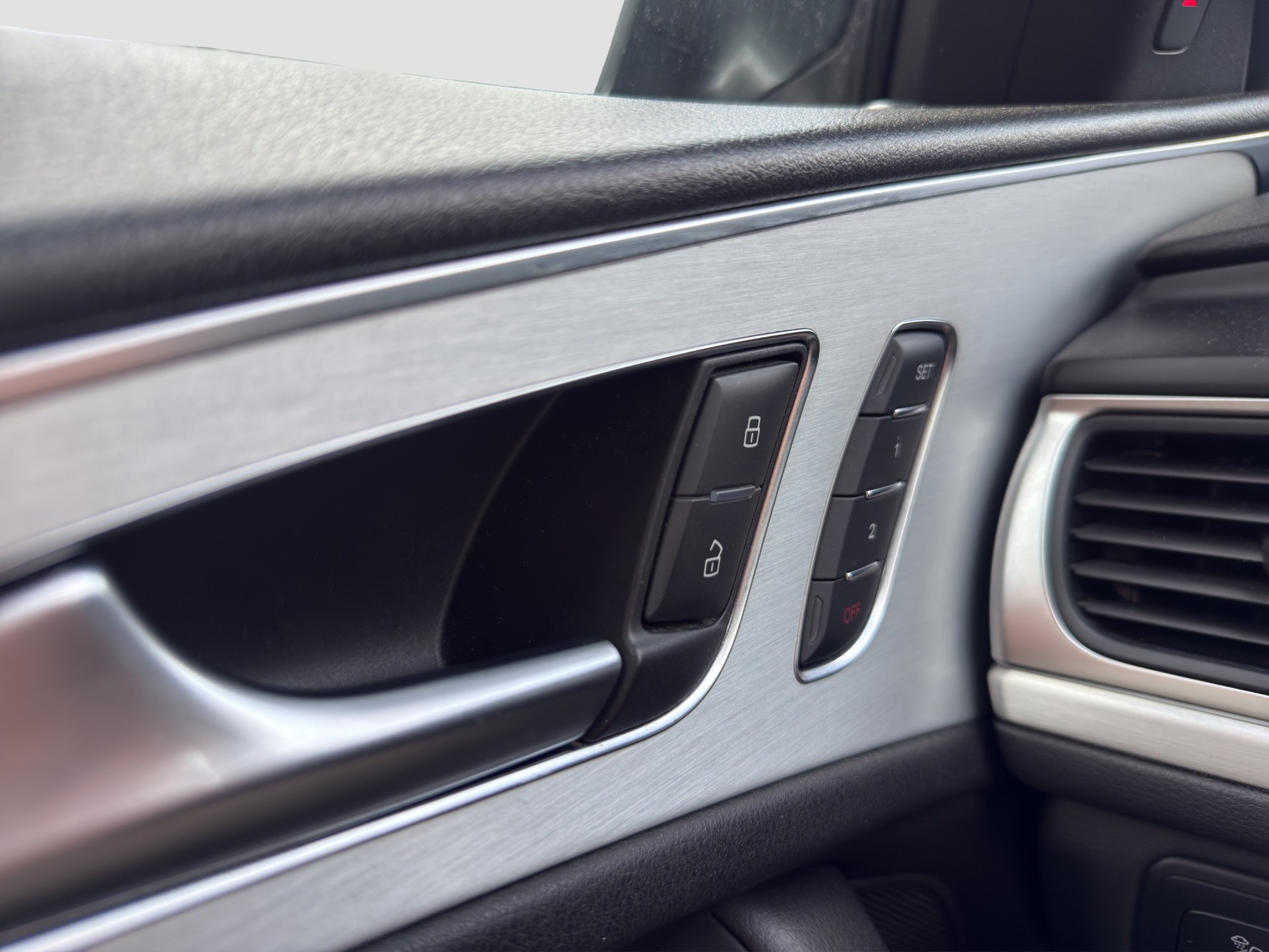 AUDI A6 Avant 3.0 BiTDI V6 S-Line quattro tiptronic 313 PS-image-10