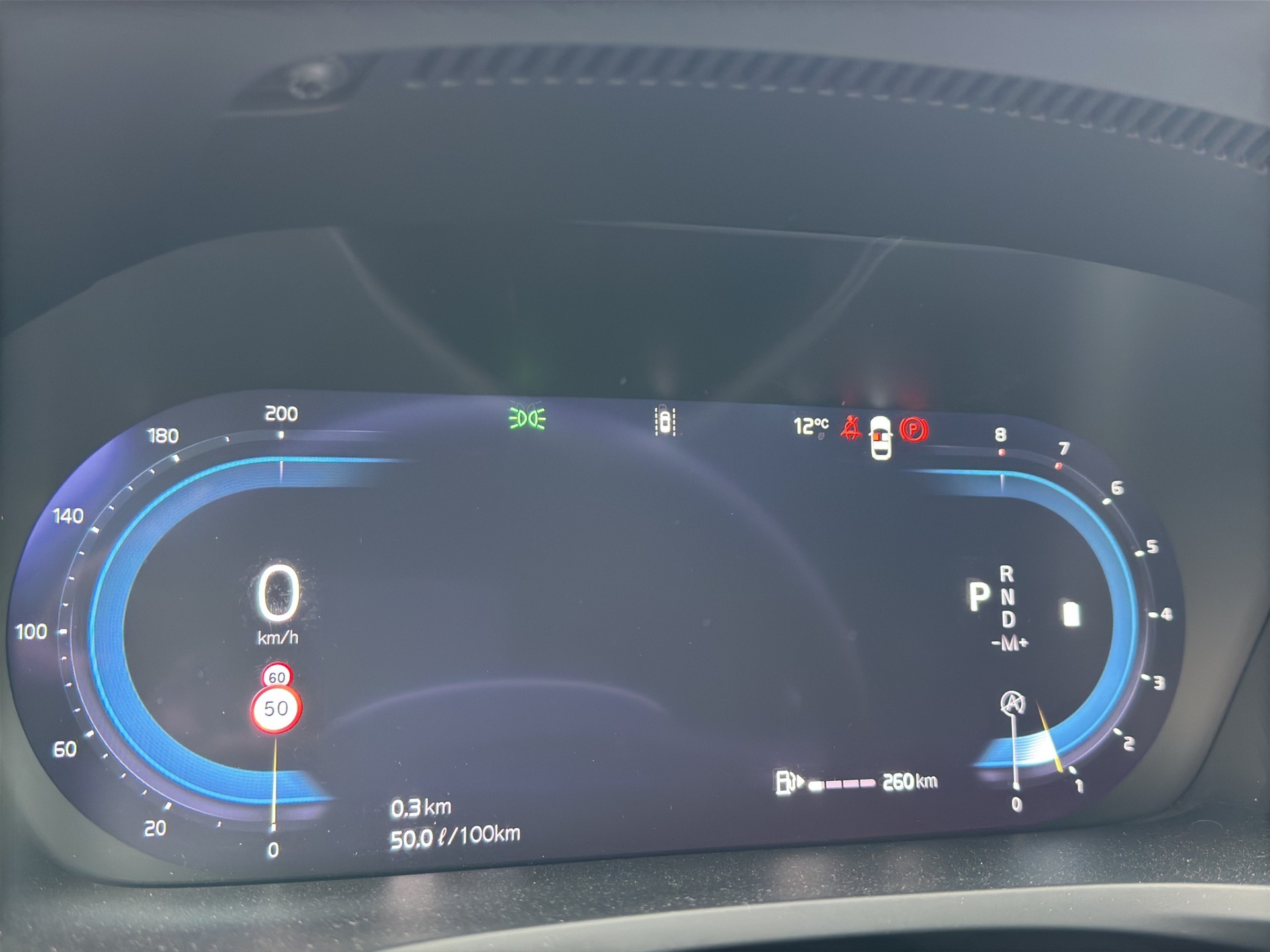 VOLVO V60 B4 Plus Dark DCT-image-11