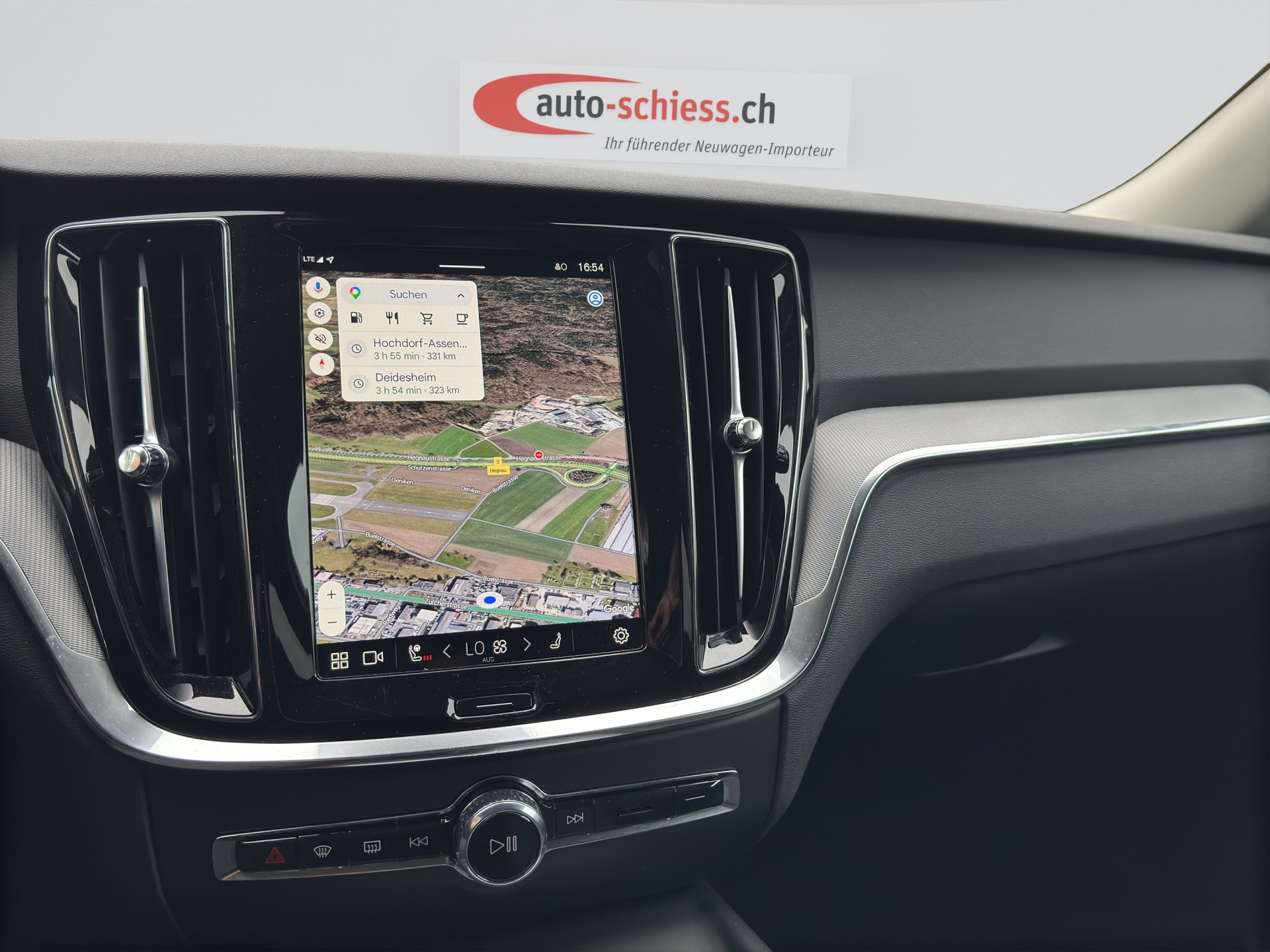 VOLVO V60 B4 Plus Dark DCT-image-12