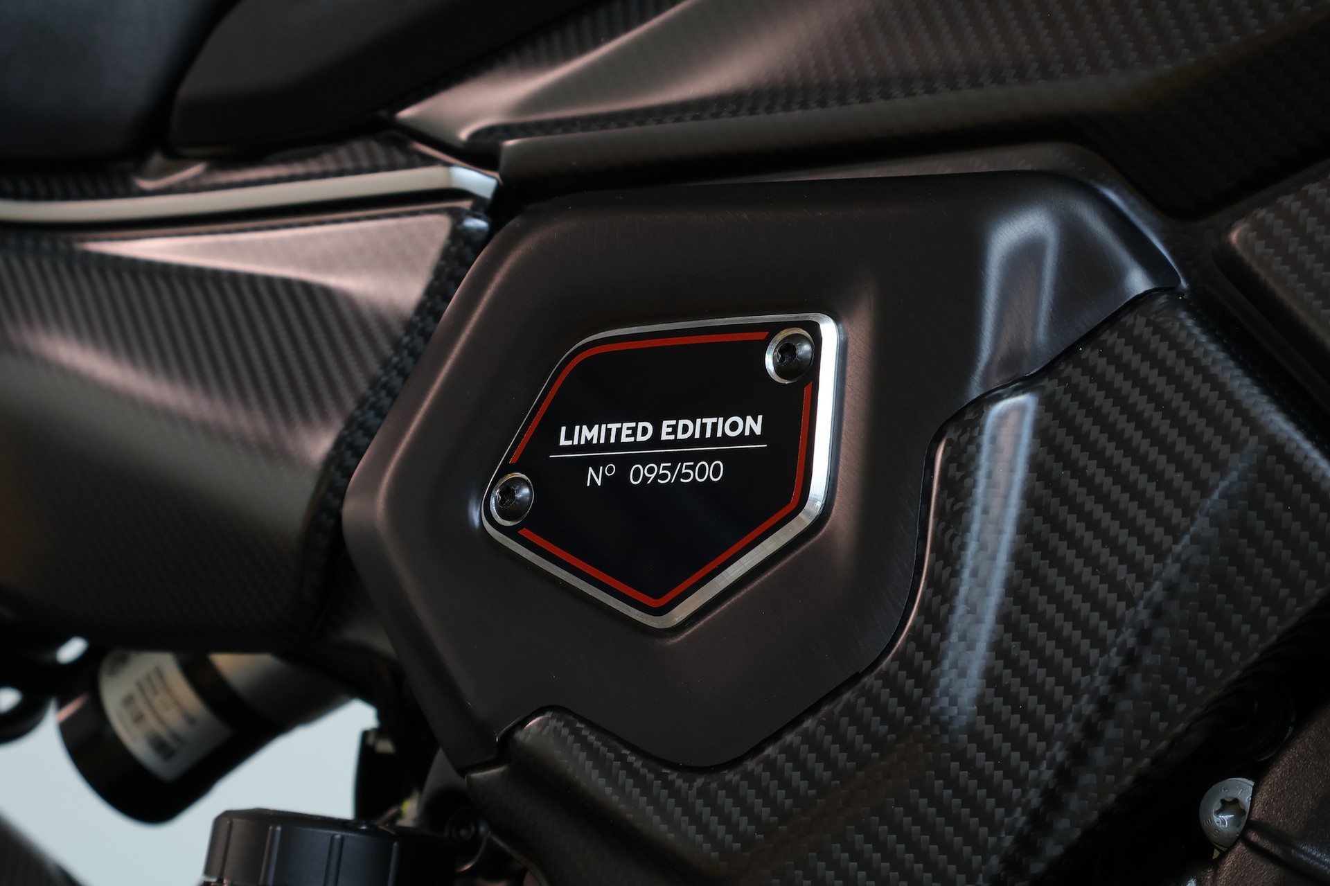 DUCATI Diavel V4 Bentley Nr. 095/500 Limited Edition-image-10