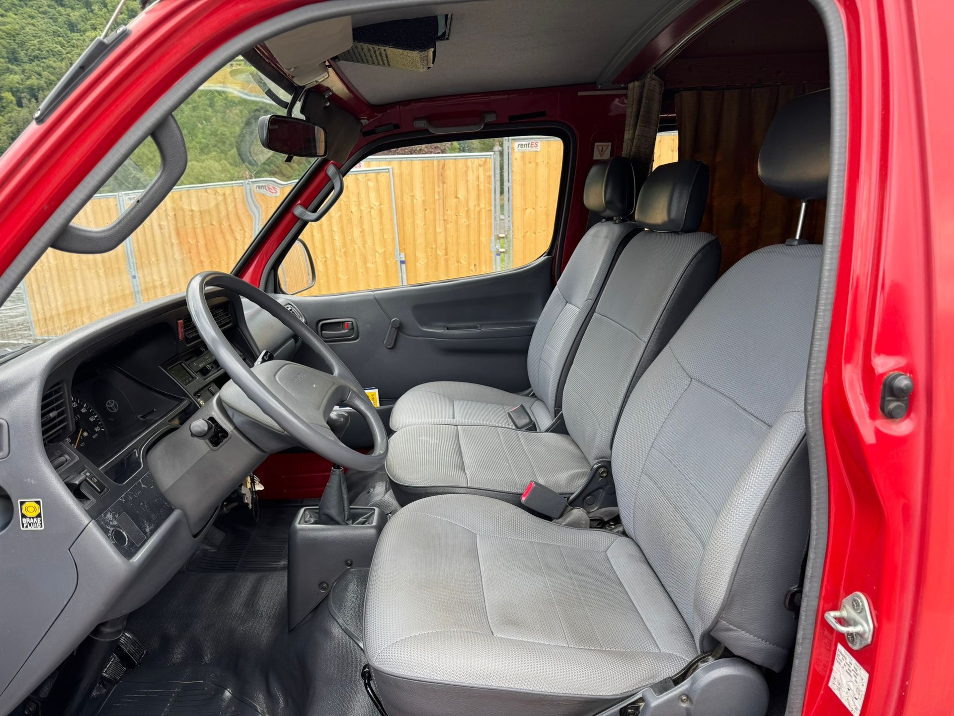 TOYOTA Hiace-image-10