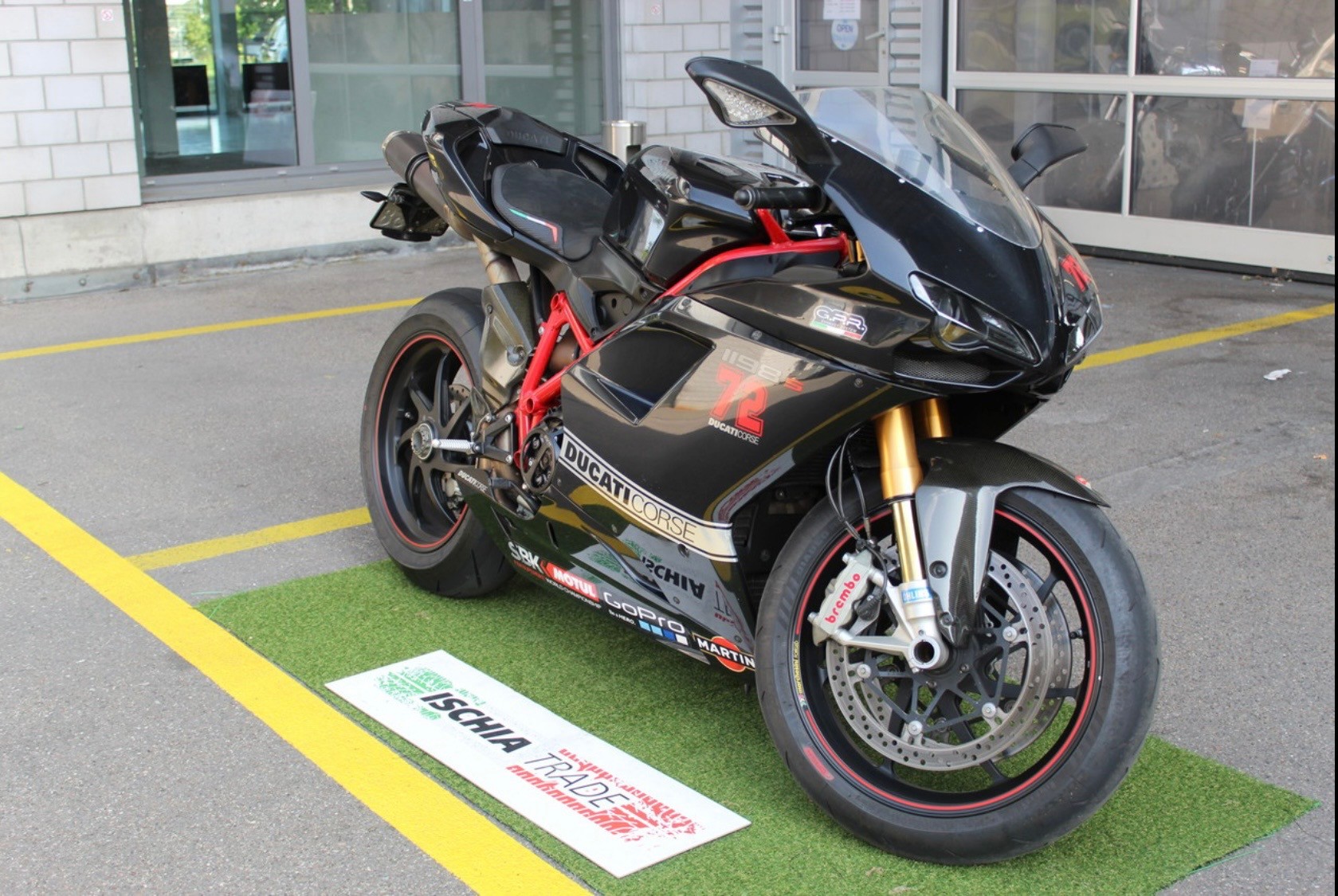 DUCATI 1198 S-image-1