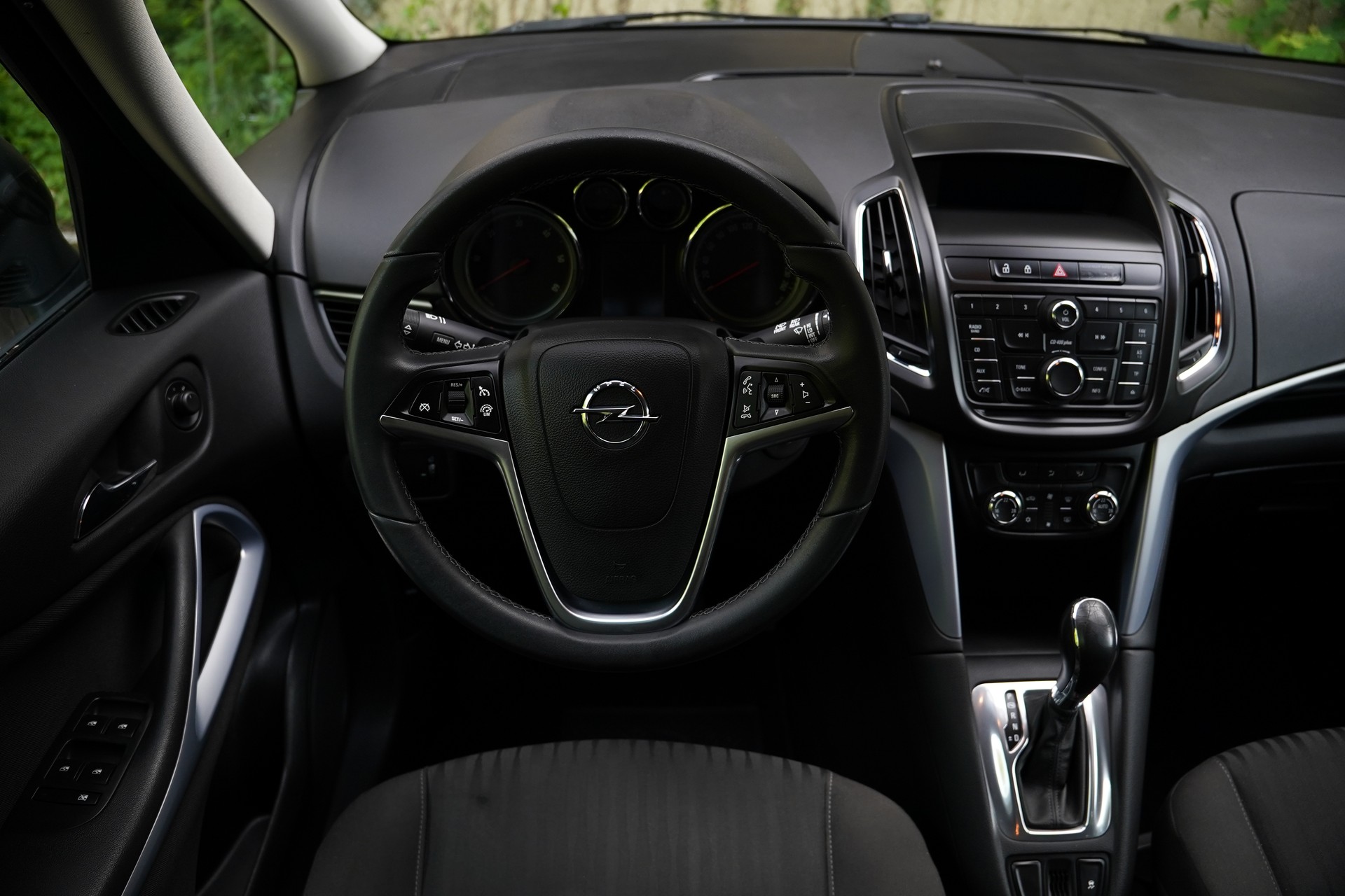 OPEL Zafira Tourer 2.0 CDTi Automatic-image-23