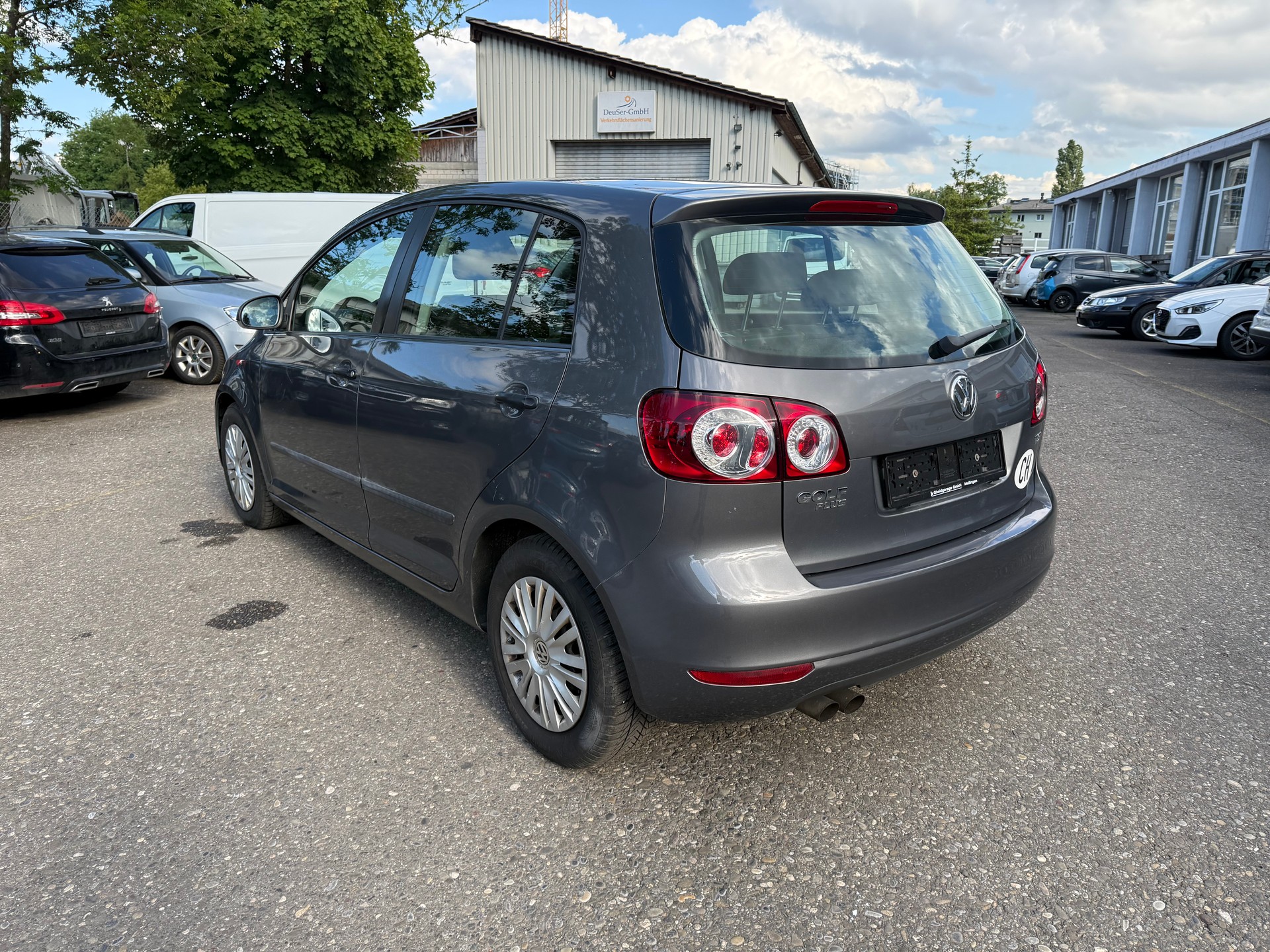 VW Golf Plus 1.4 TSI Trendline DSG-image-4