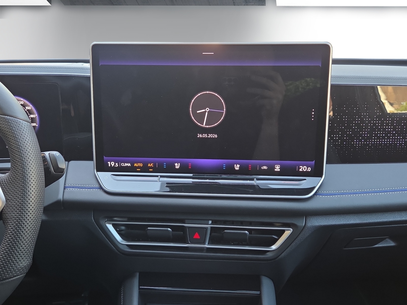 VW Tiguan 2.0 TDI SCR R-Line 4Motion DSG-image-13