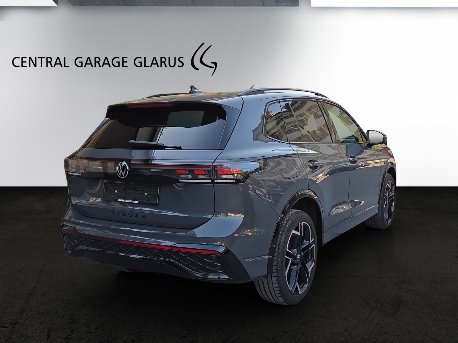 VW Tiguan 2.0 TDI SCR R-Line 4Motion DSG-image-5