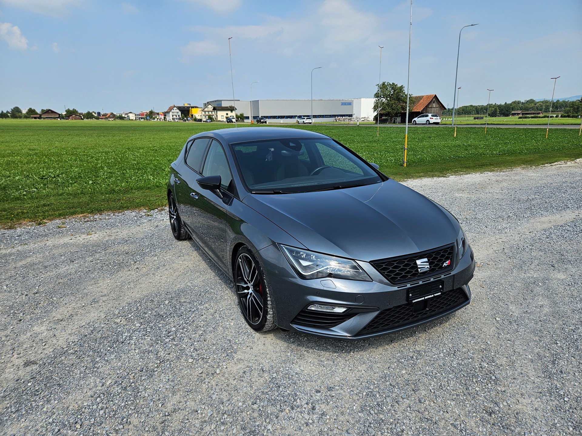 SEAT 2.0 TSI 300 Cupra-image-0
