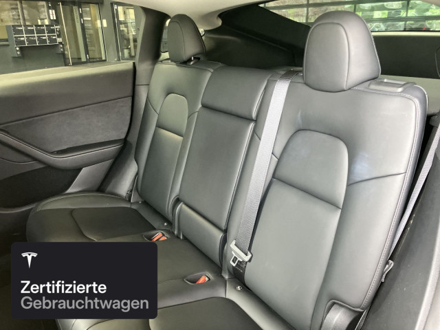 TESLA Model Y Long Range AWD-image-13
