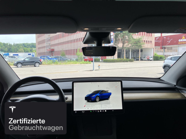 TESLA Model Y Long Range AWD-image-14