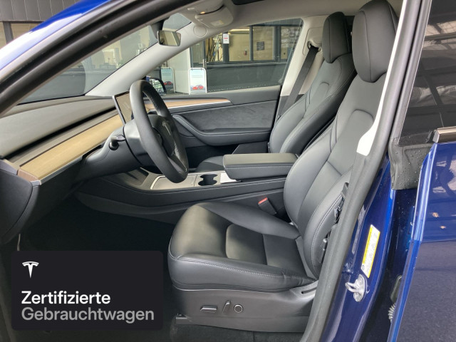 TESLA Model Y Long Range AWD-image-12