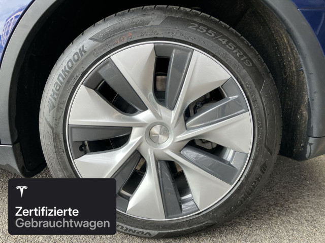 TESLA Model Y Long Range AWD-image-5