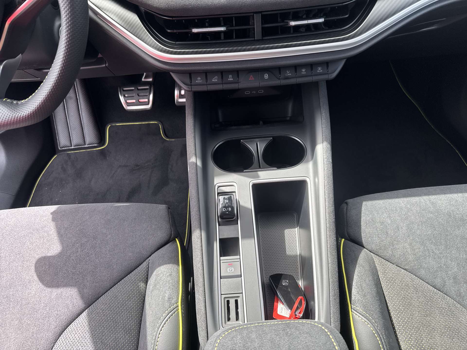 SKODA Elroq 85 RS 4x4 340PS Automat-image-11