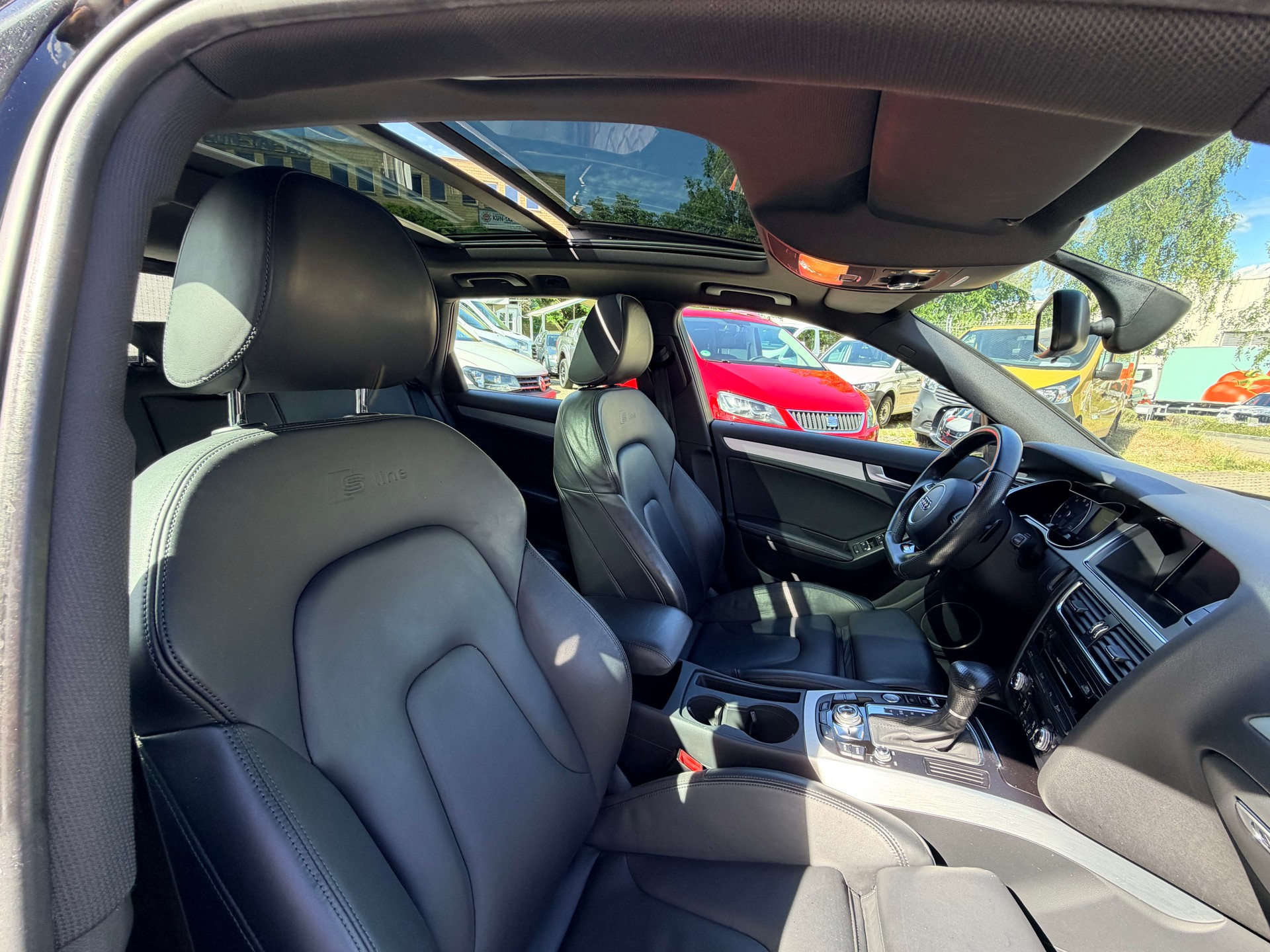 AUDI A4 Avant 2.0 TFSI quattro s-tronic-image-9