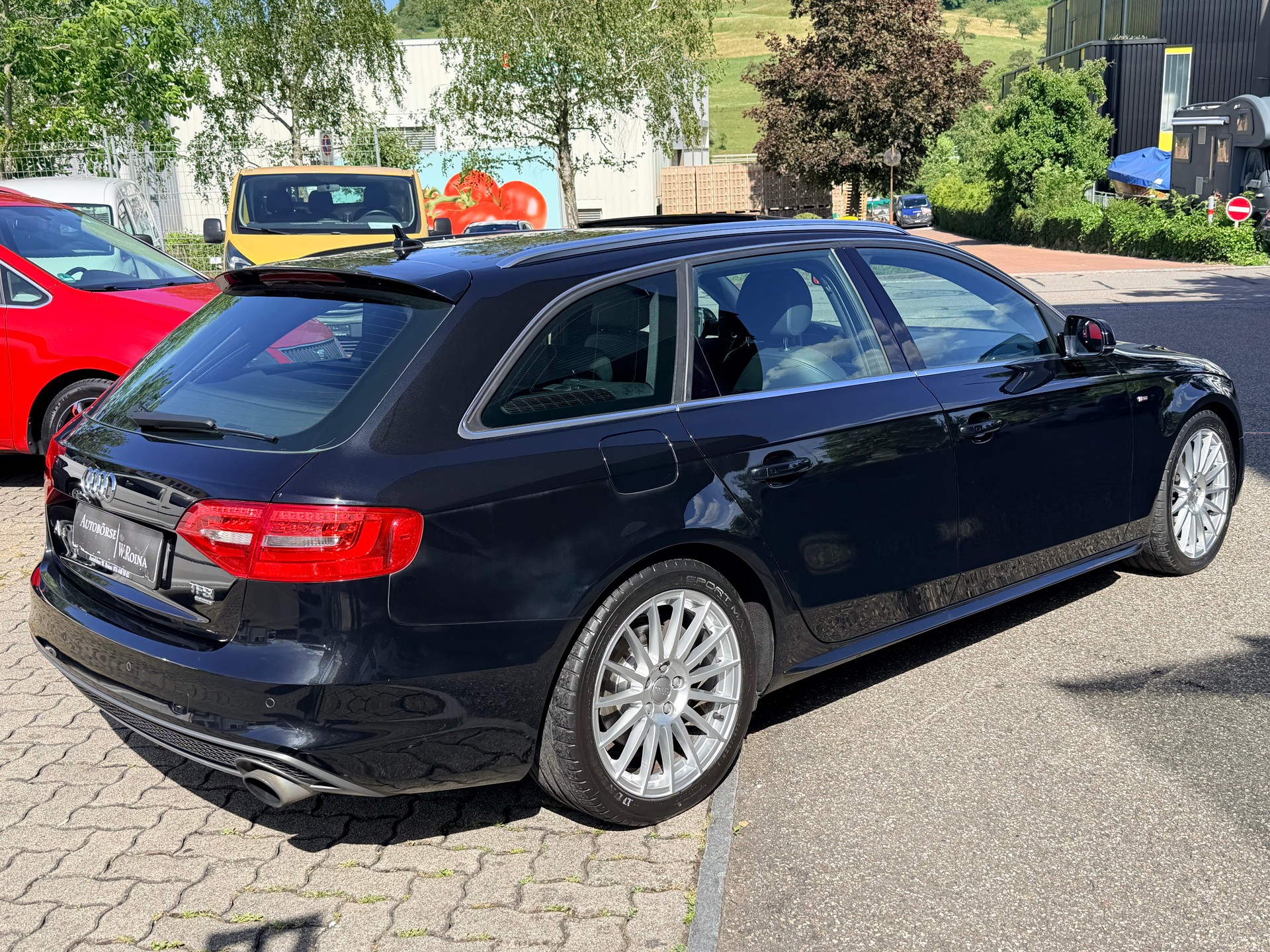 AUDI A4 Avant 2.0 TFSI quattro s-tronic-image-2