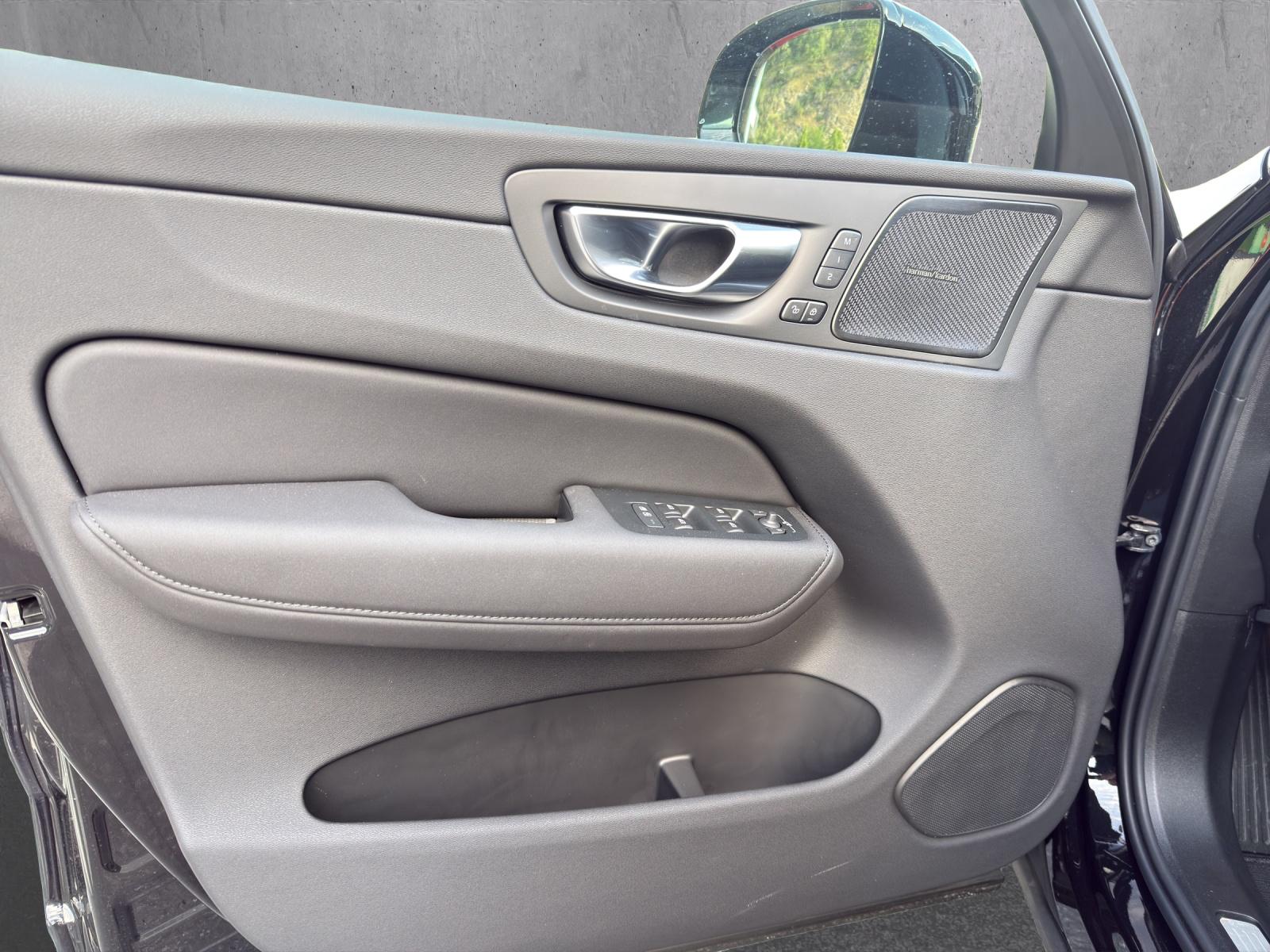 Image VOLVO XC60 XC60 T6 eAWD PluginHybrid Ultra Dark Geartronic