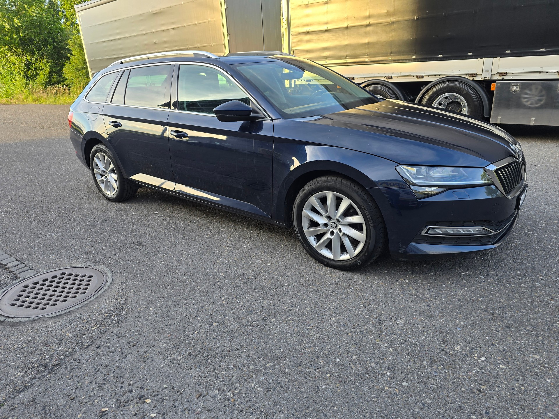 SKODA Superb Combi 2.0 TDi Style DSG-image-1