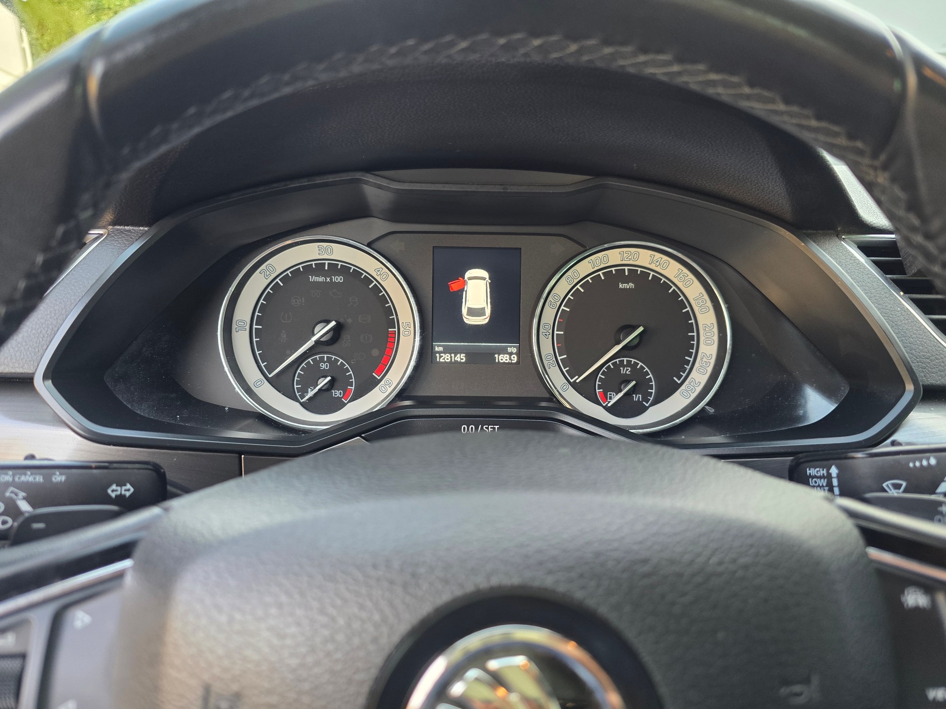 SKODA Superb Combi 2.0 TDi Style DSG-image-21