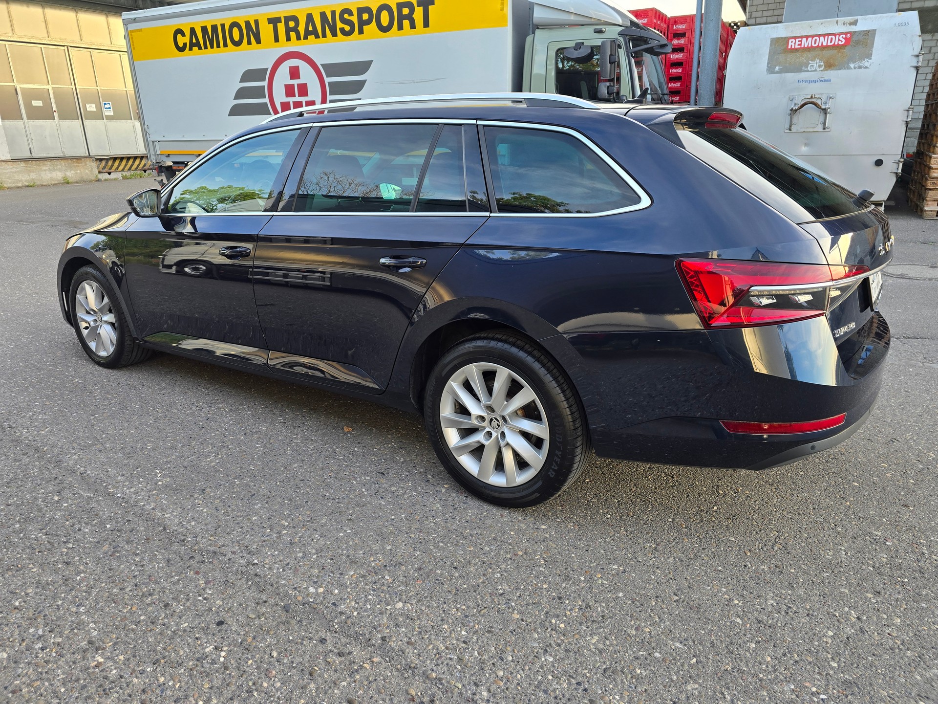 SKODA Superb Combi 2.0 TDi Style DSG-image-4