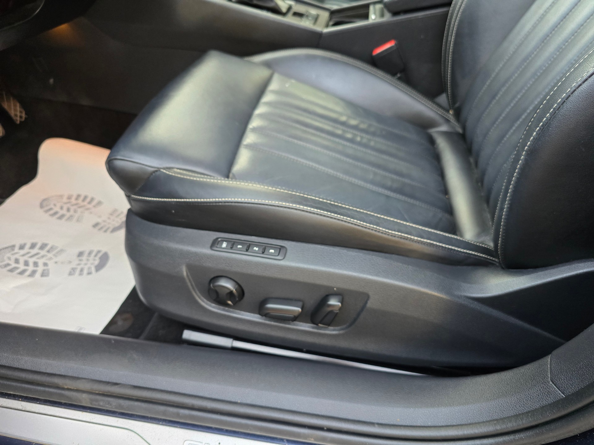 SKODA Superb Combi 2.0 TDi Style DSG-image-16