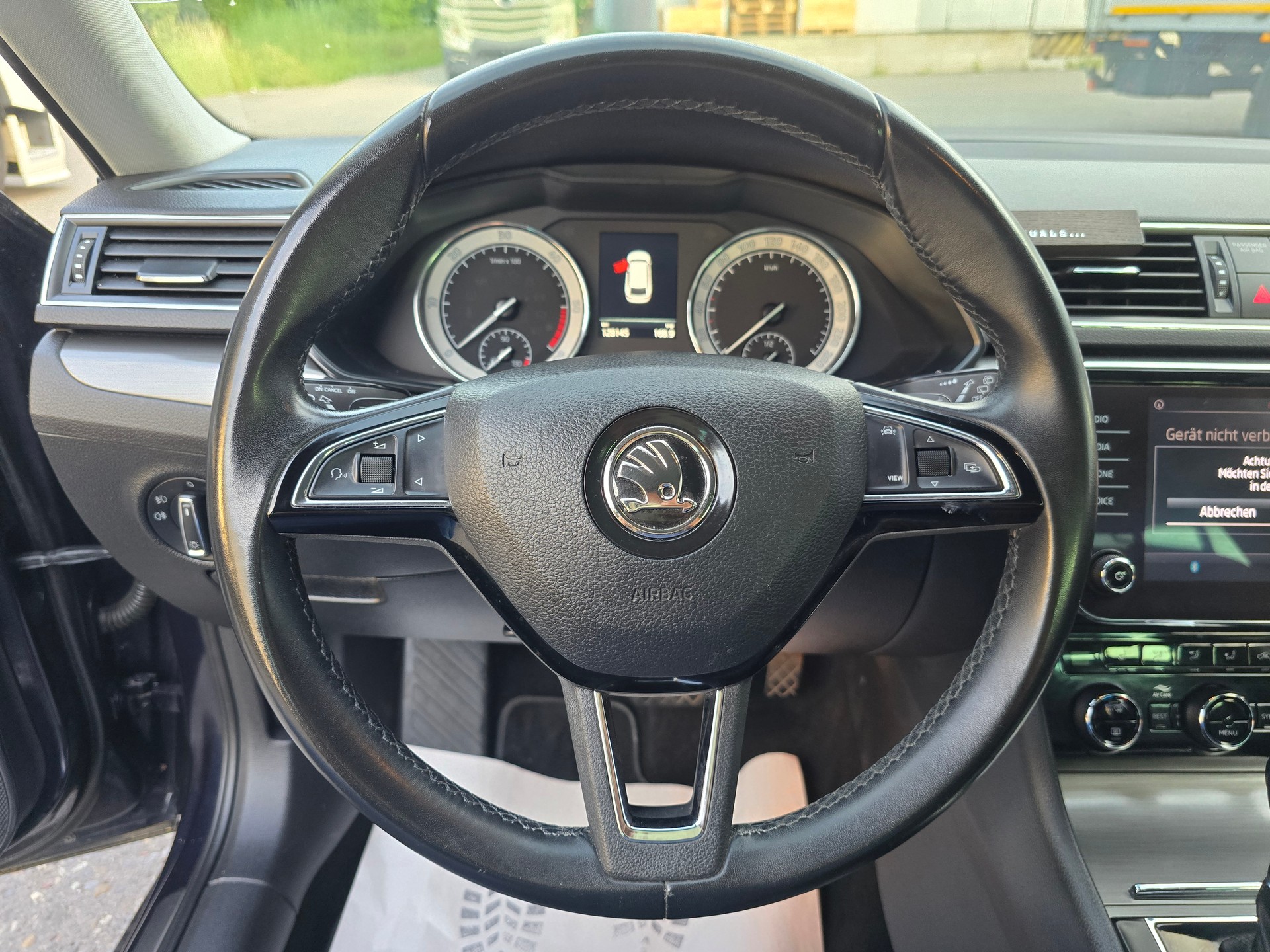 SKODA Superb Combi 2.0 TDi Style DSG-image-20