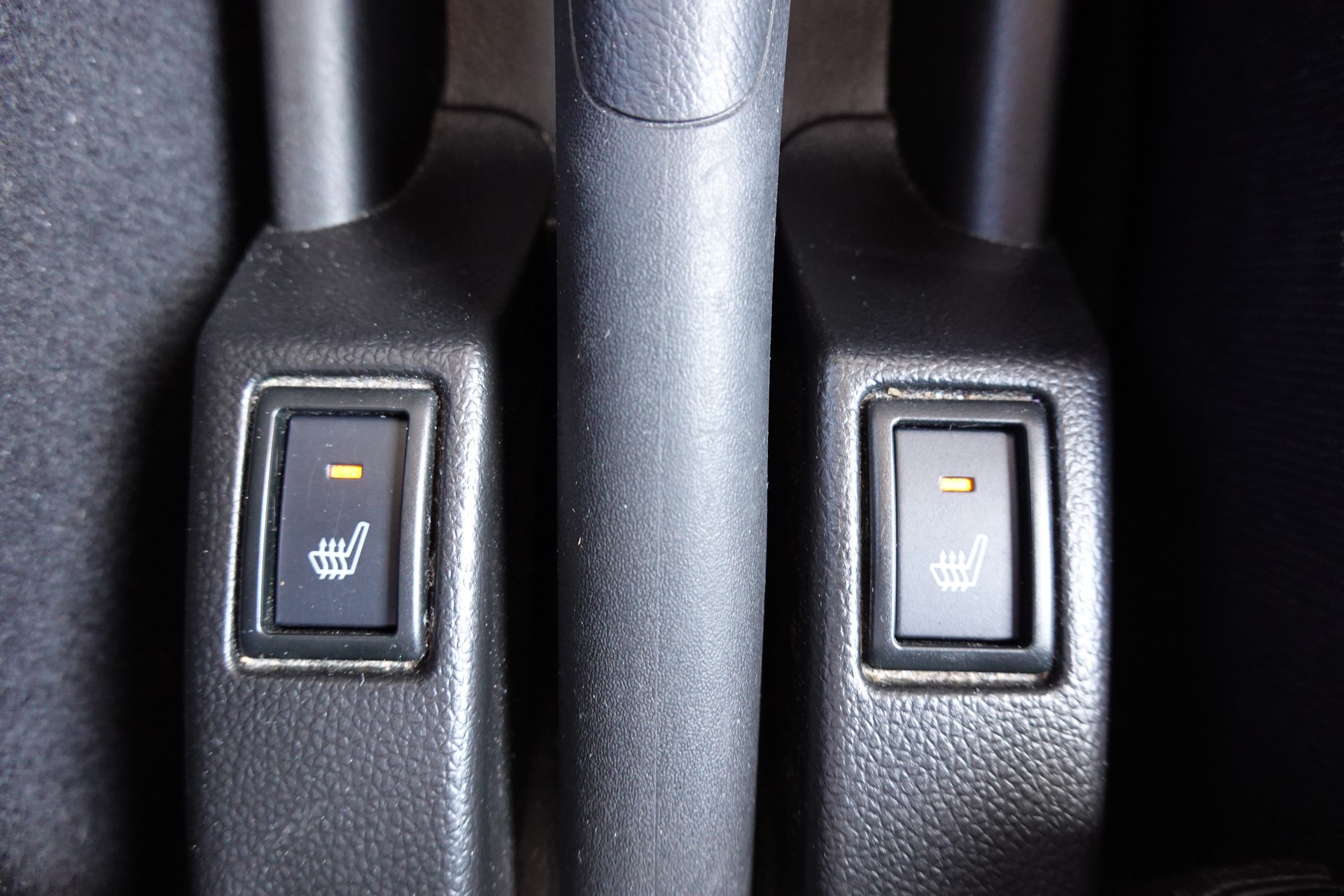 SUZUKI Swift 1.2i Piz Sulai Top Hybrid Allgrip 4x4 "CH Auto * Keyless * GPS * Caméra * Temp. Adapt"-image-19