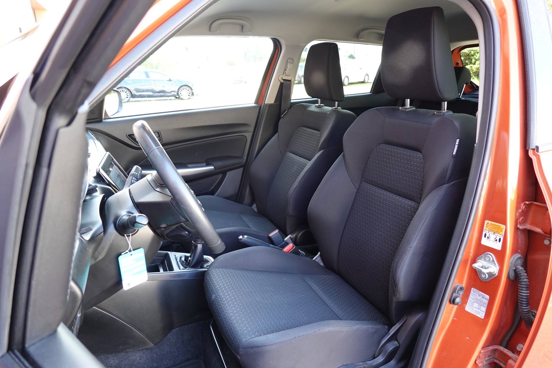 SUZUKI Swift 1.2i Piz Sulai Top Hybrid Allgrip 4x4 "CH Auto * Keyless * GPS * Caméra * Temp. Adapt"-image-21