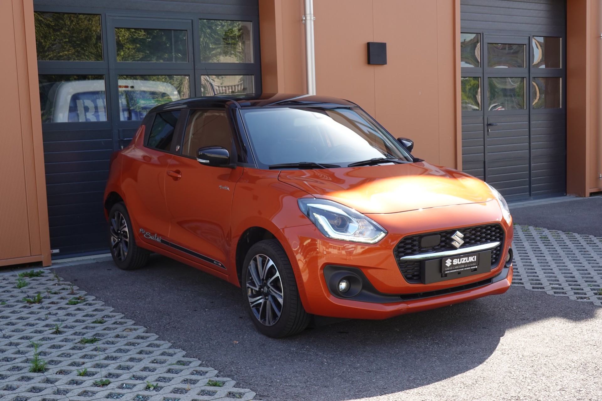 SUZUKI Swift 1.2i Piz Sulai Top Hybrid Allgrip 4x4 "CH Auto * Keyless * GPS * Caméra * Temp. Adapt"-image-2