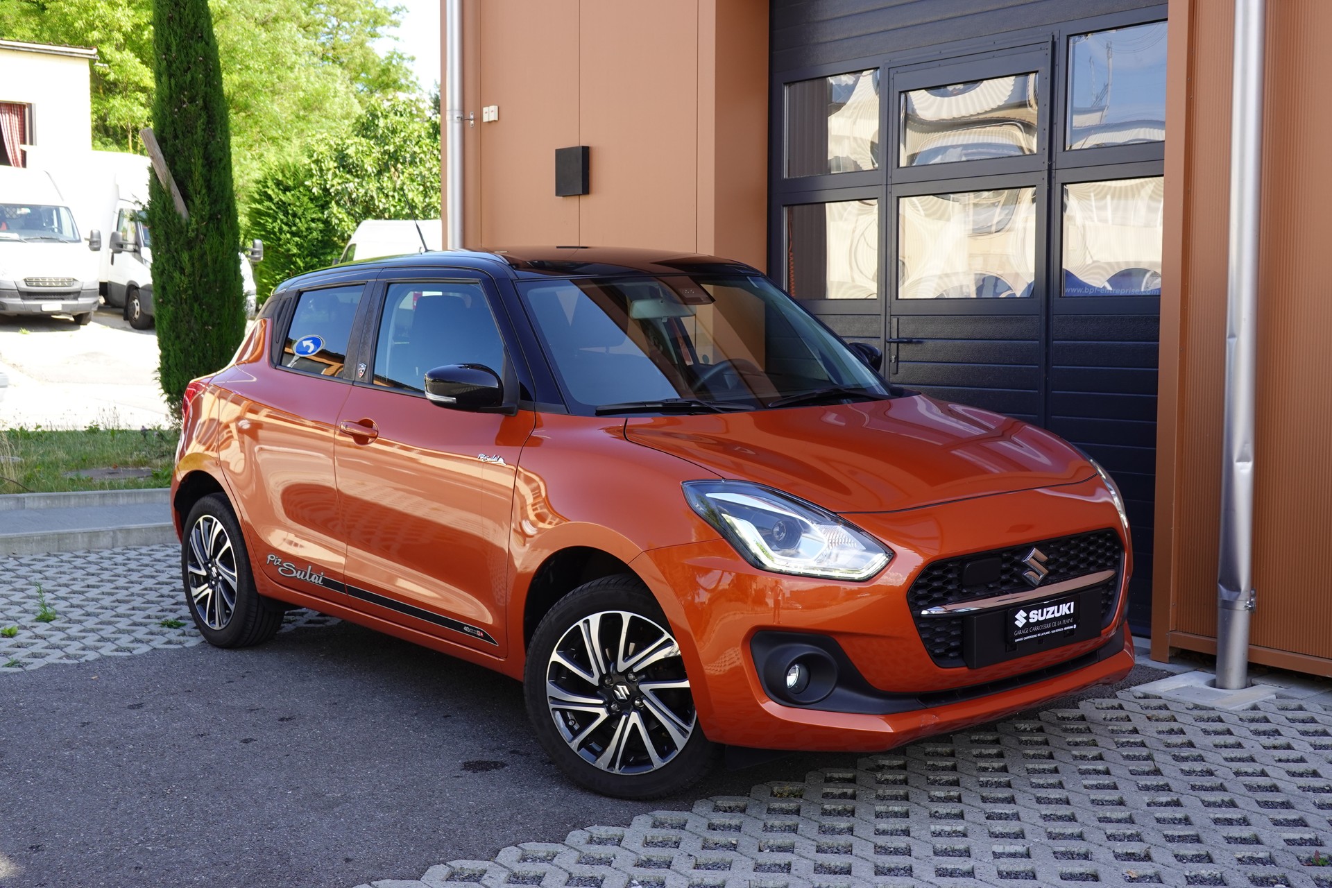 SUZUKI Swift 1.2i Piz Sulai Top Hybrid Allgrip 4x4 "CH Auto * Keyless * GPS * Caméra * Temp. Adapt"-image-5