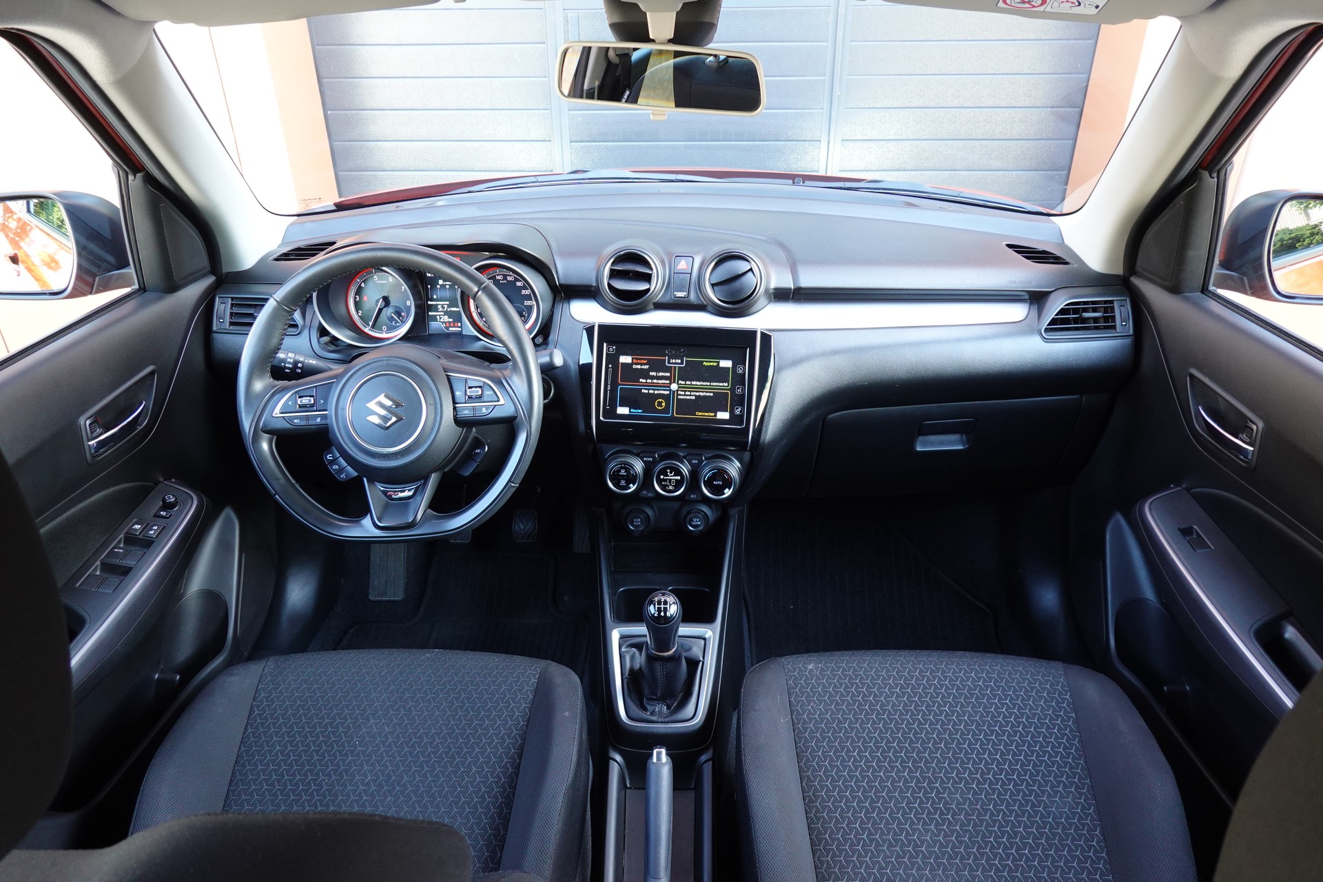 SUZUKI Swift 1.2i Piz Sulai Top Hybrid Allgrip 4x4 "CH Auto * Keyless * GPS * Caméra * Temp. Adapt"-image-10
